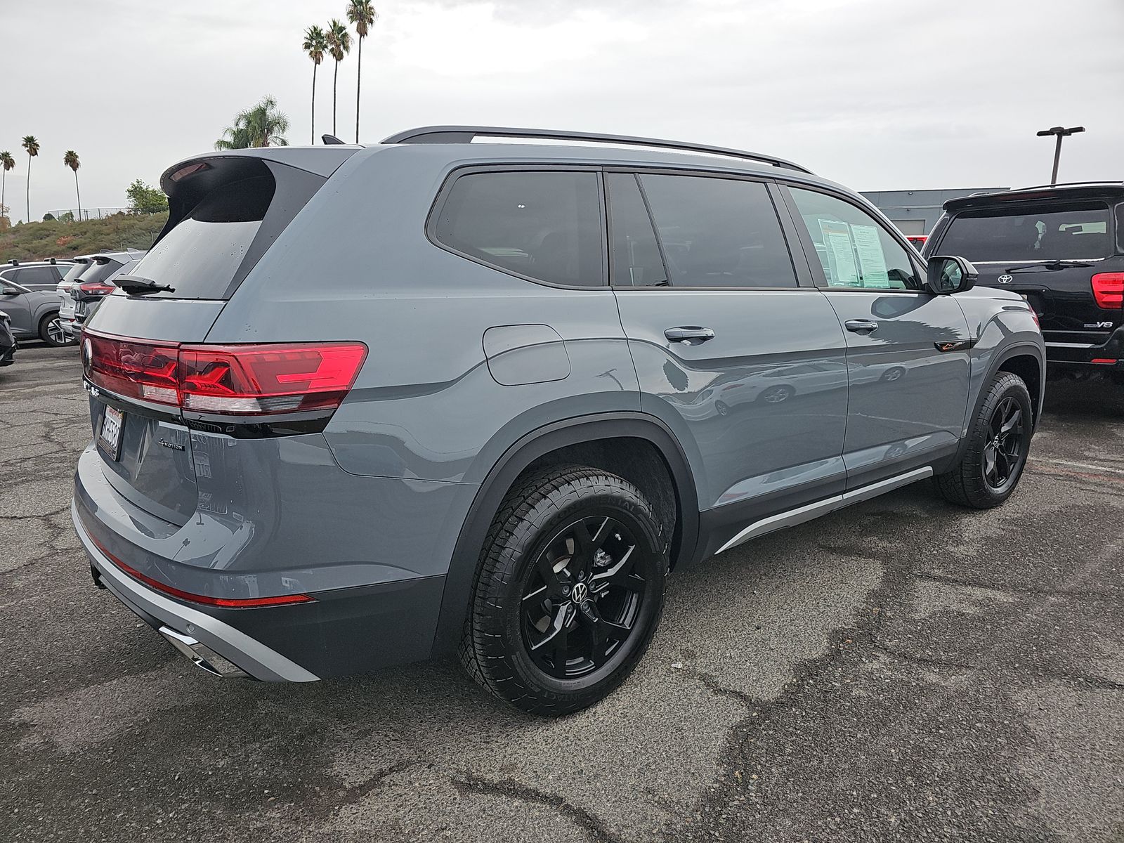 2024 Volkswagen Atlas 2.0T Peak Edition SE AWD