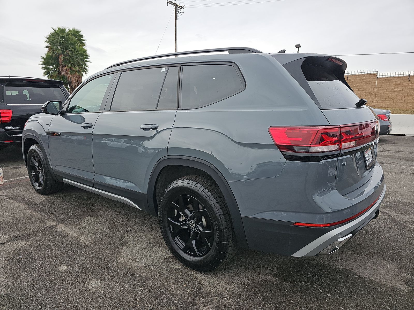 2024 Volkswagen Atlas 2.0T Peak Edition SE AWD