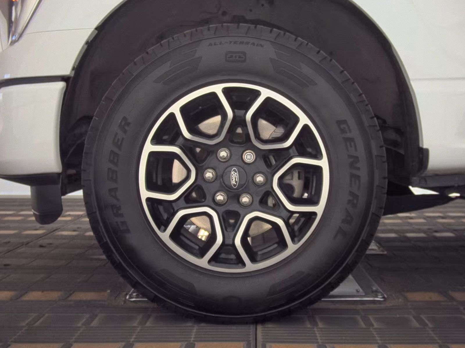 2022 Ford F-150 Hybrid Lariat AWD