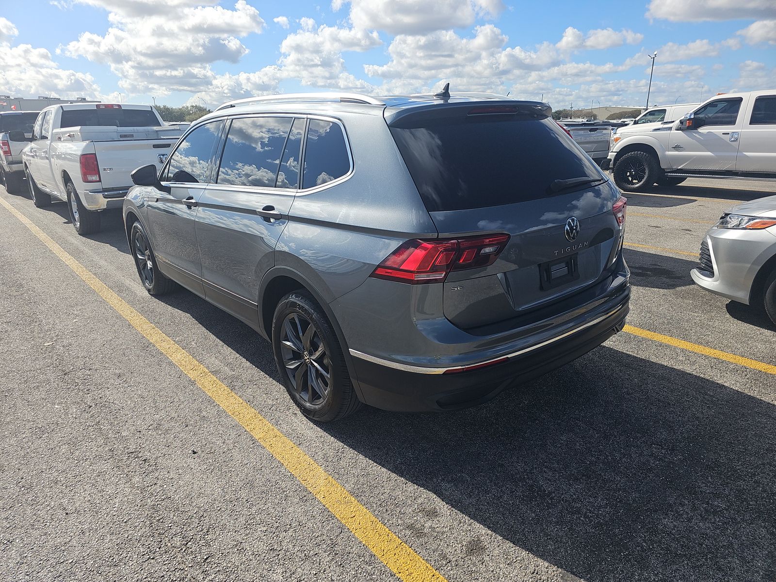 2023 Volkswagen Tiguan 2.0T SE AWD