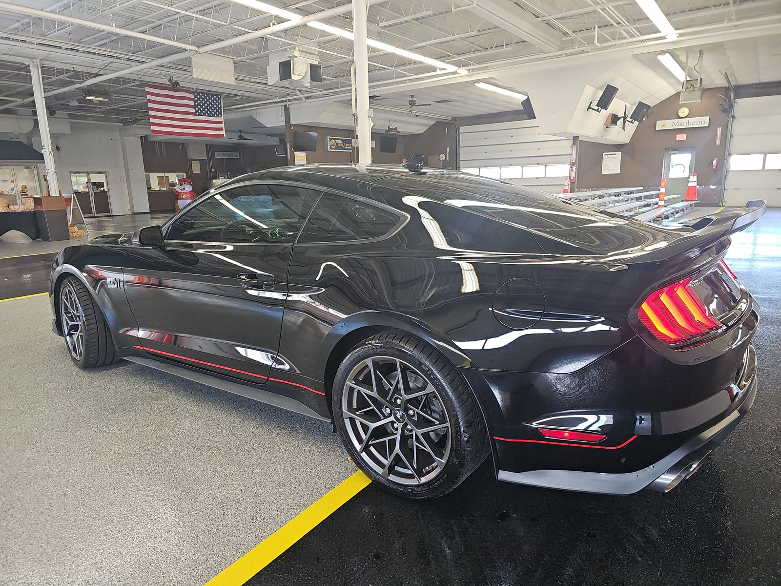 2022 Ford Mustang Mach 1 RWD