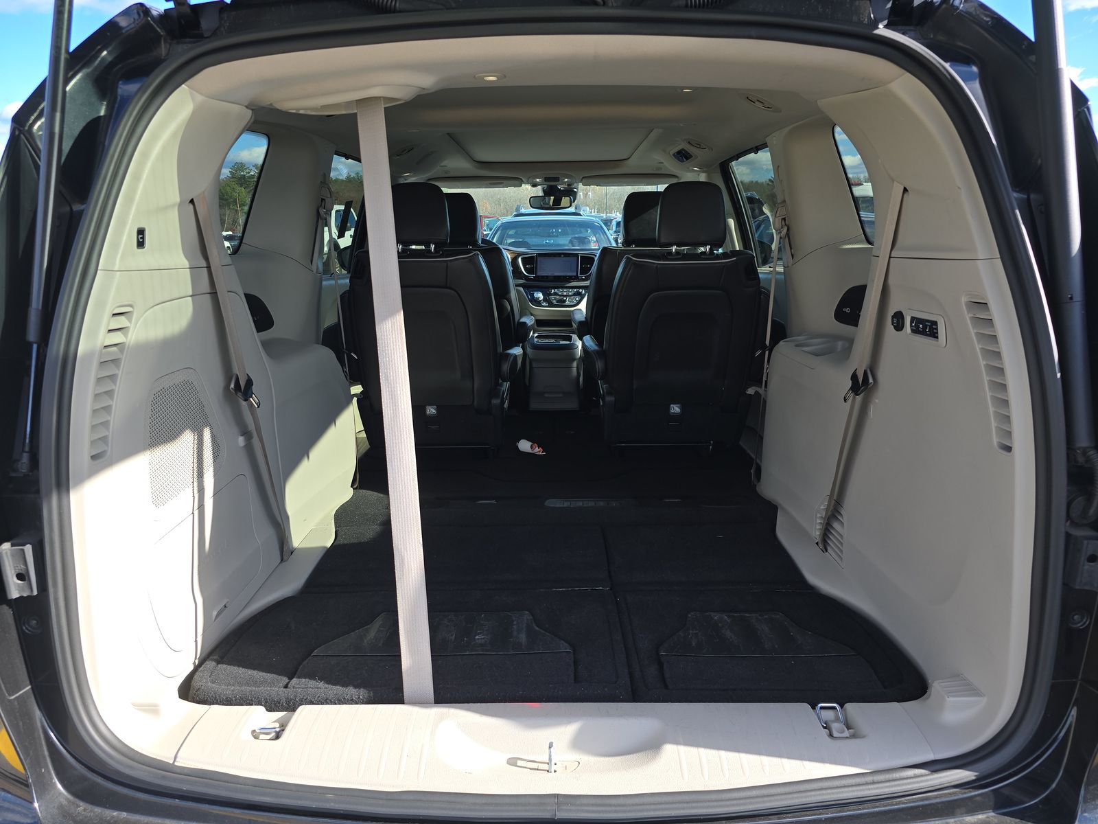 2022 Chrysler Pacifica Limited FWD