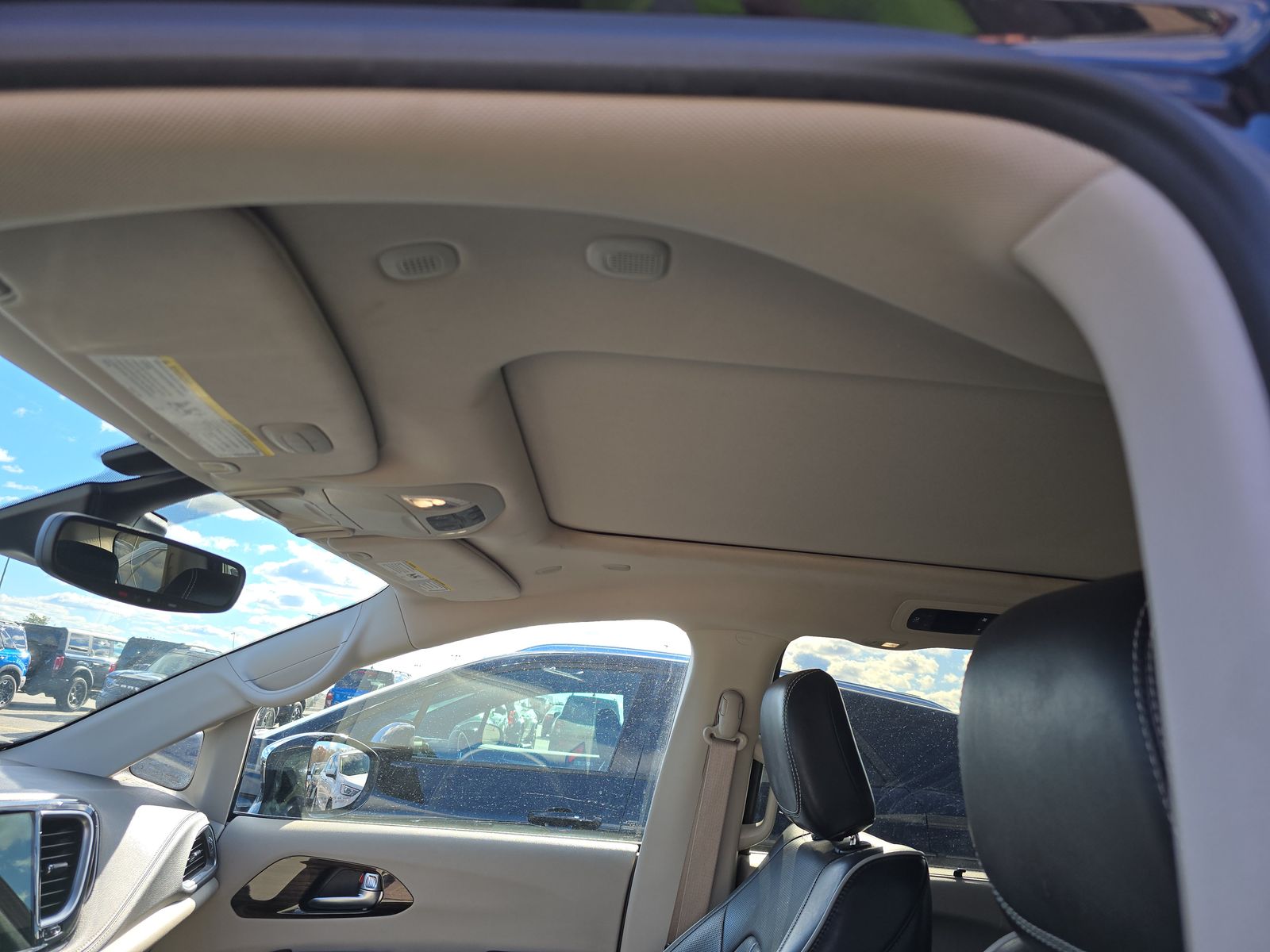 2022 Chrysler Pacifica Limited FWD