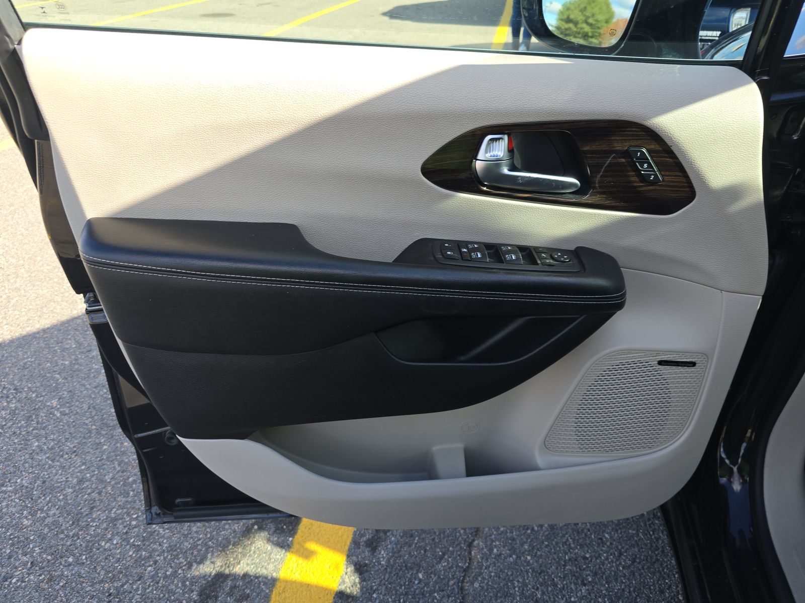 2022 Chrysler Pacifica Limited FWD