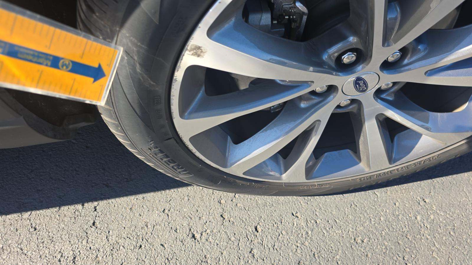 2025 Ford Explorer Platinum RWD