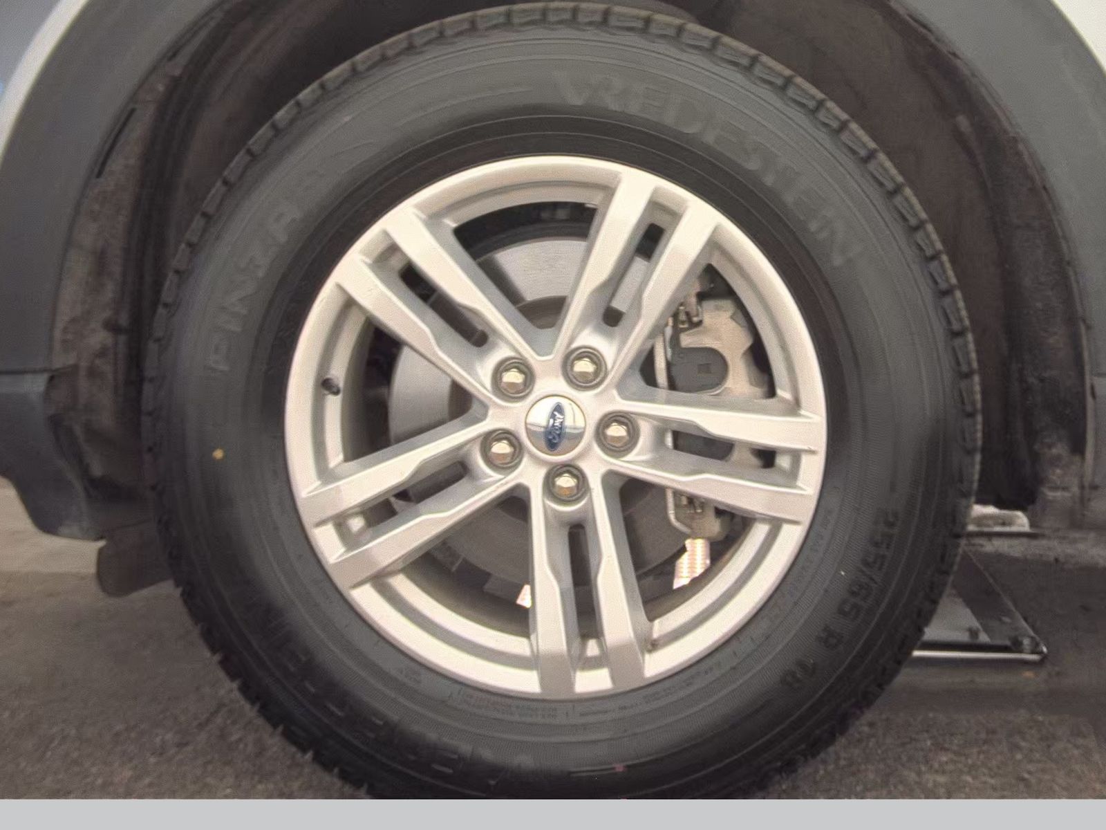 2024 Ford Explorer XLT AWD