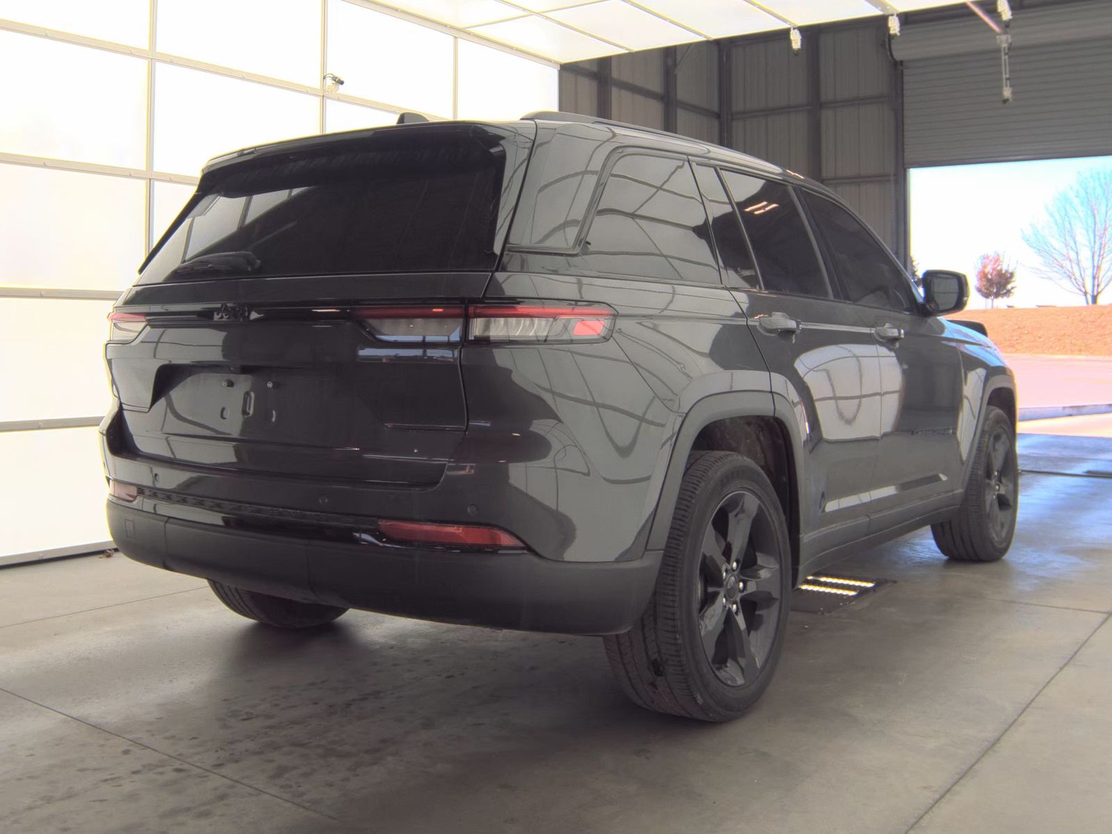 2023 Jeep Grand Cherokee Altitude RWD