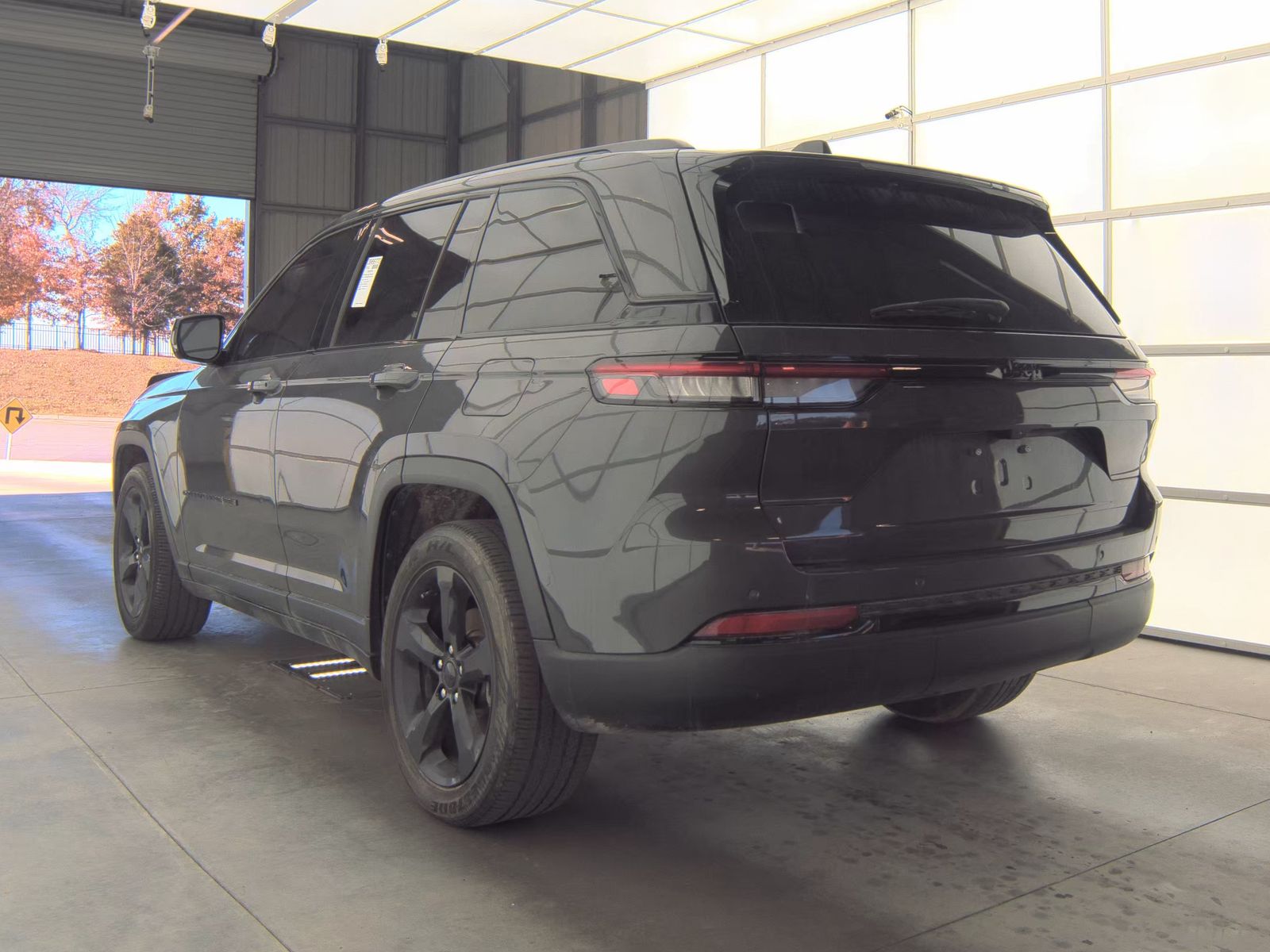 2023 Jeep Grand Cherokee Altitude RWD