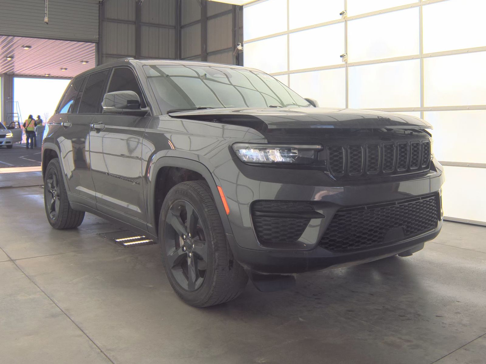 2023 Jeep Grand Cherokee Altitude RWD