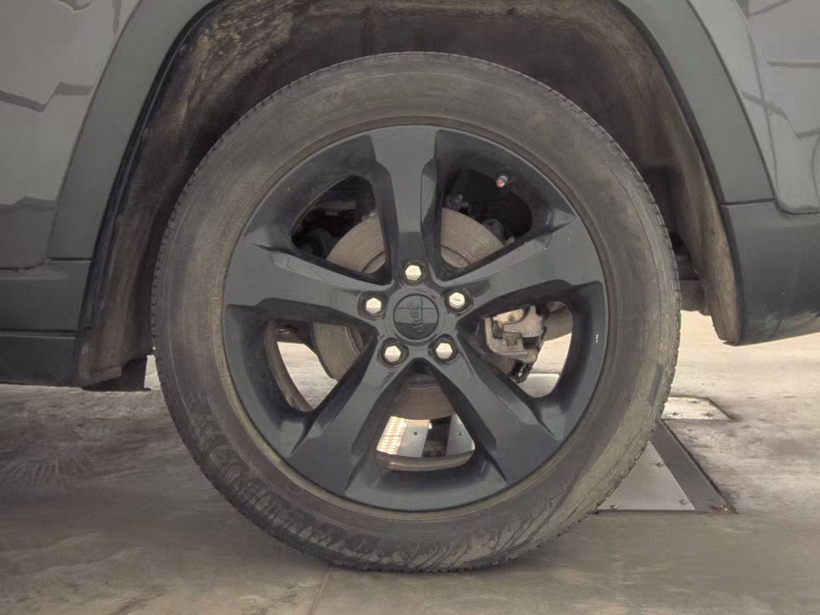 2023 Jeep Grand Cherokee Altitude RWD