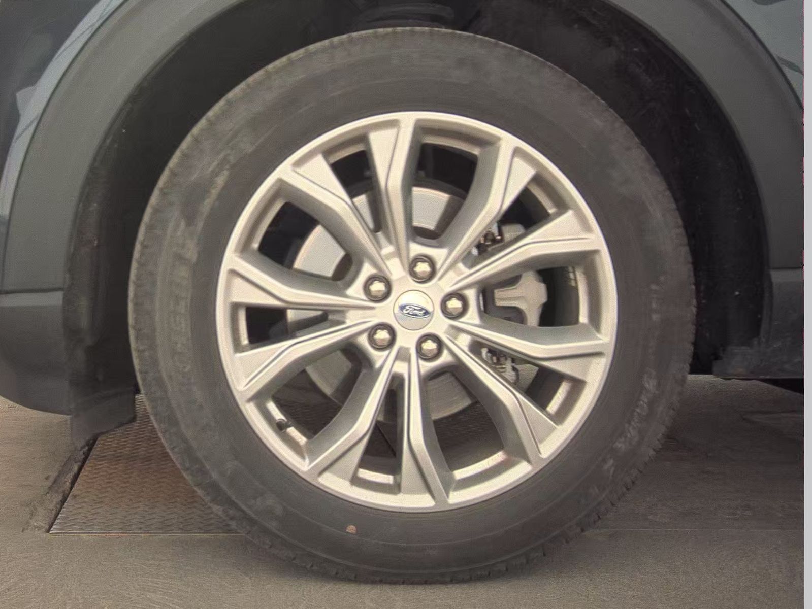 2023 Ford Explorer Limited AWD