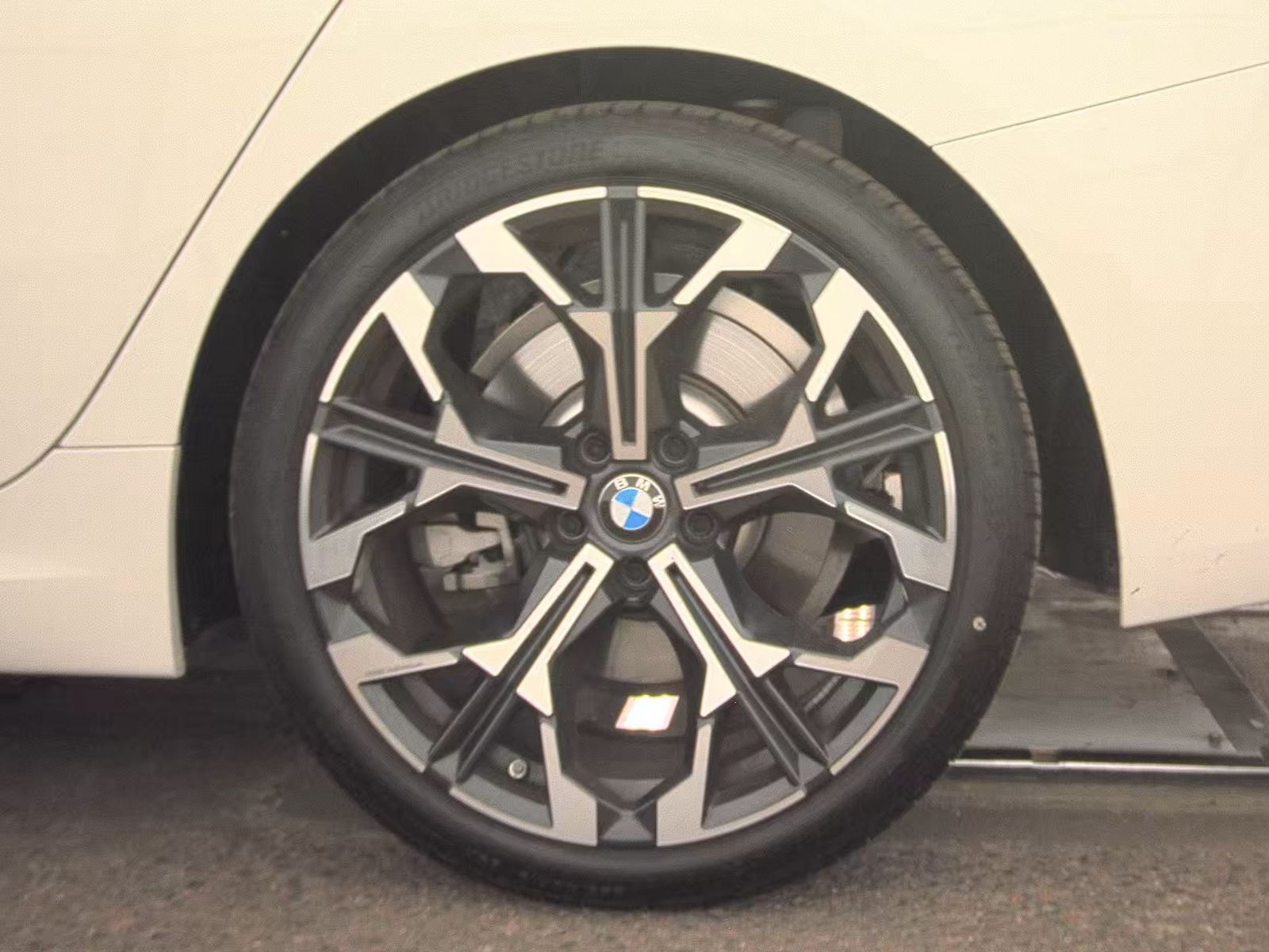 2025 BMW 3 Series 330i xDrive AWD