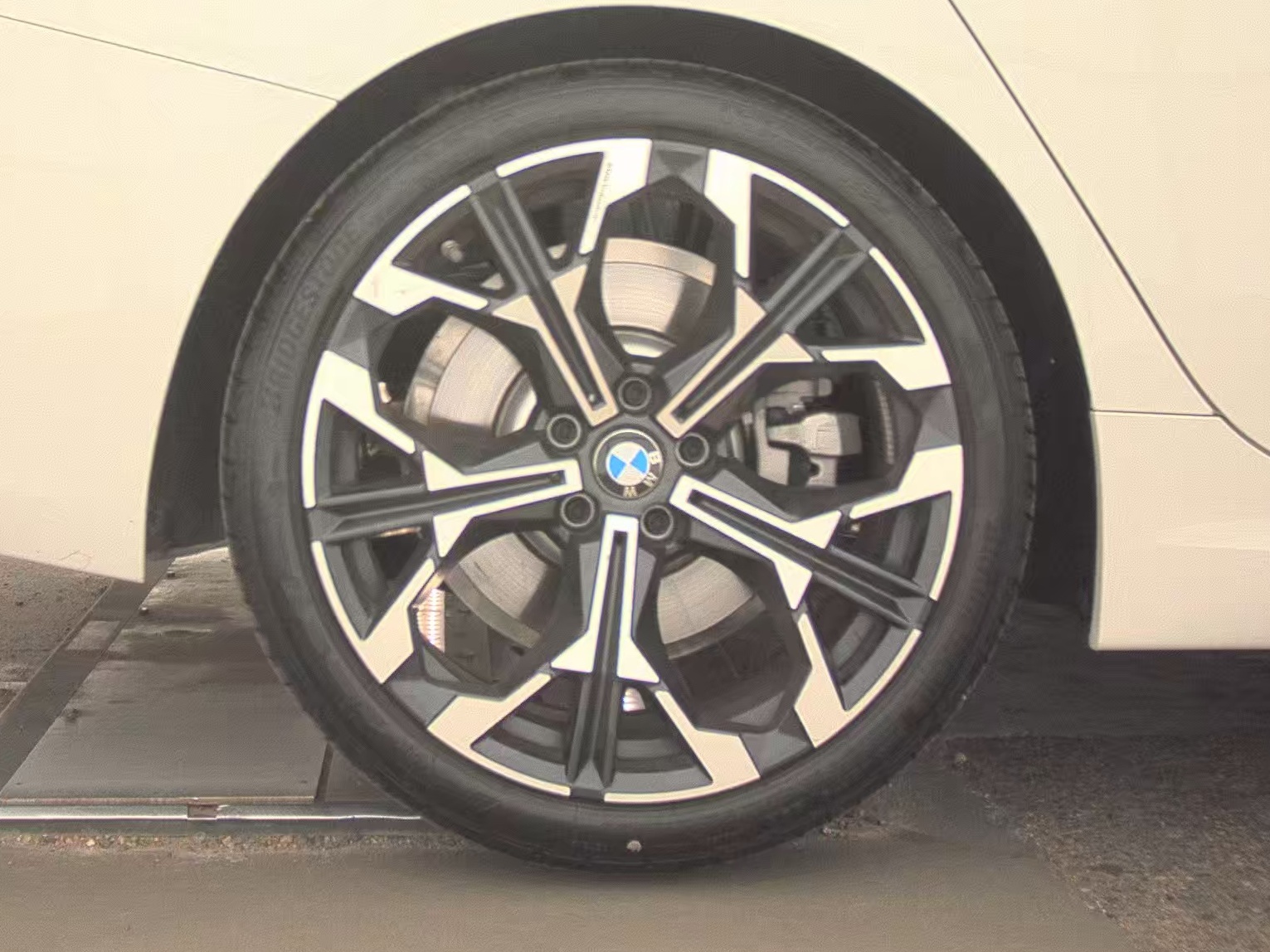 2025 BMW 3 Series 330i xDrive AWD