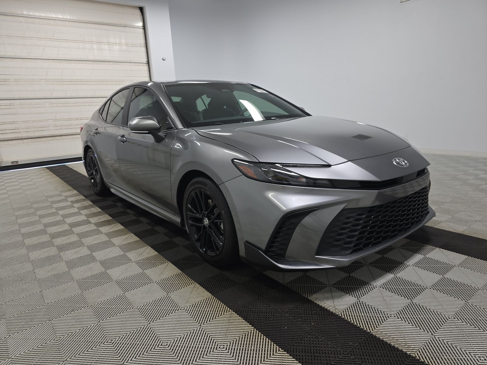 2025 Toyota Camry SE FWD