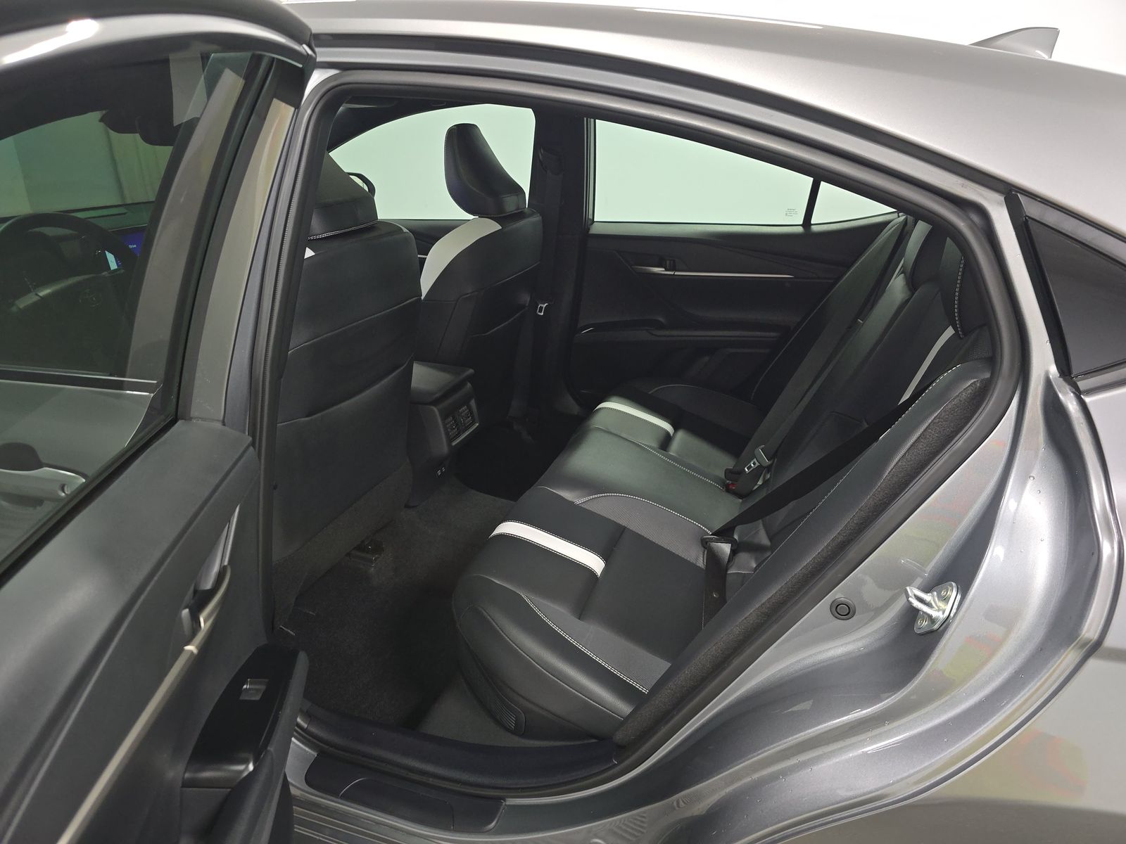 2025 Toyota Camry SE FWD