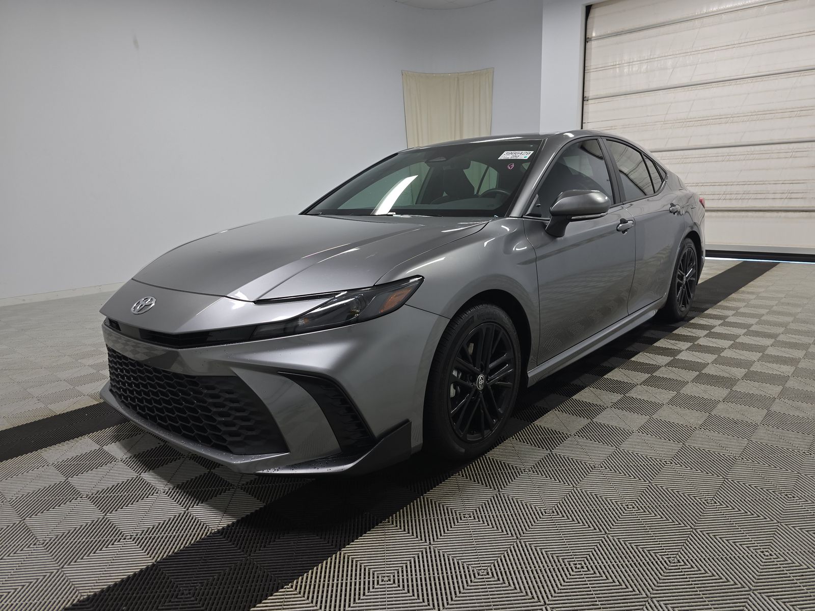 2025 Toyota Camry SE FWD