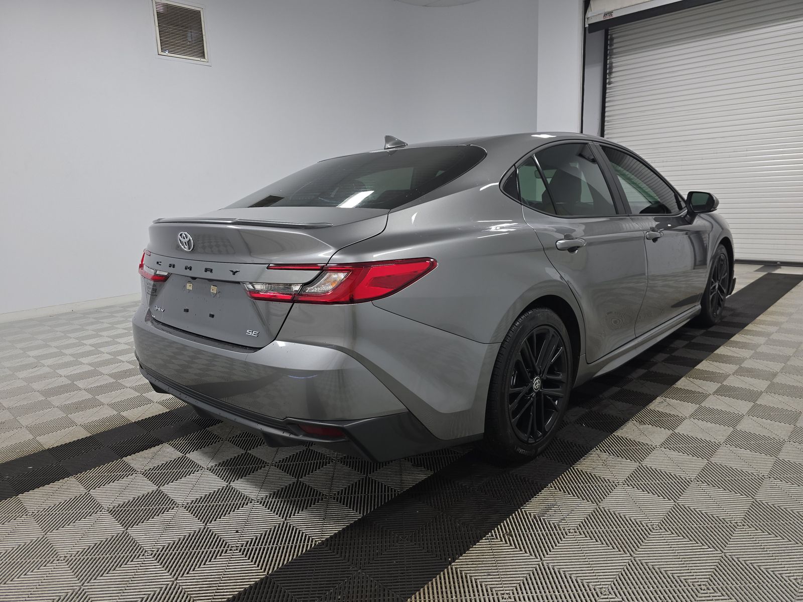 2025 Toyota Camry SE FWD