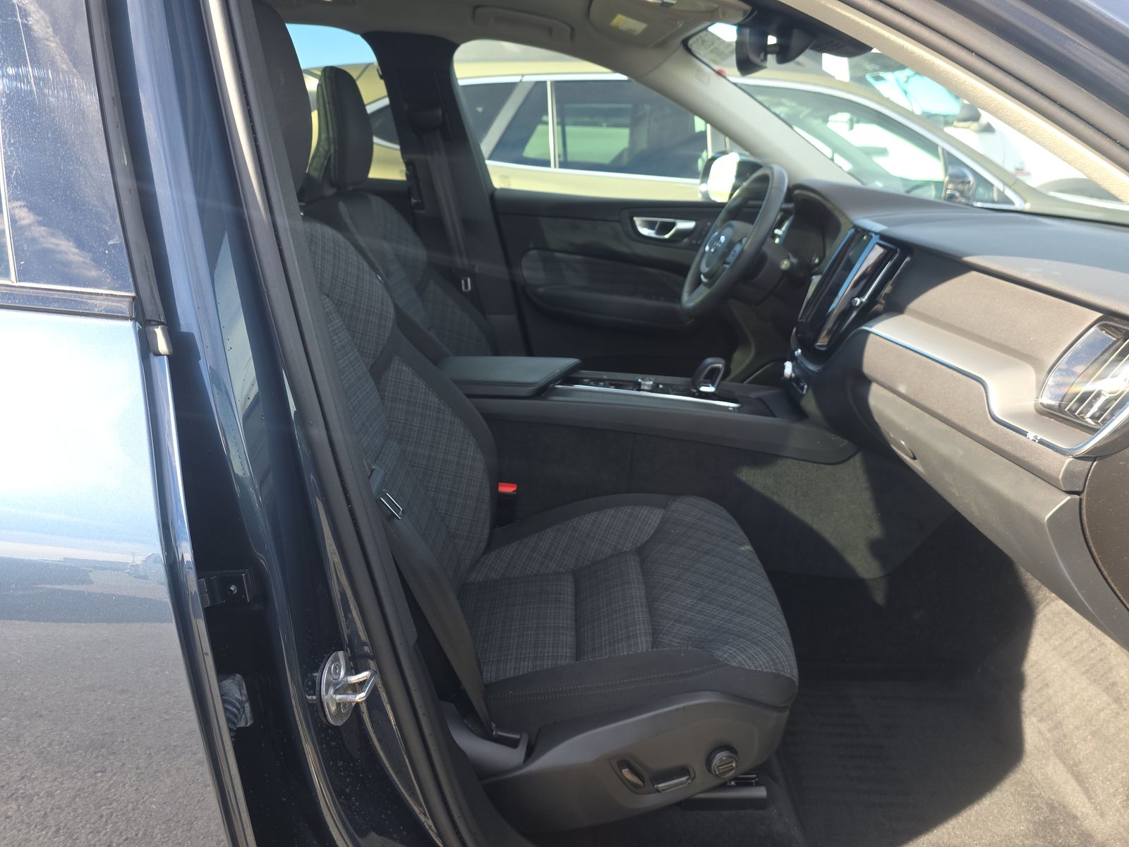 2024 Volvo XC60 B5 Core AWD