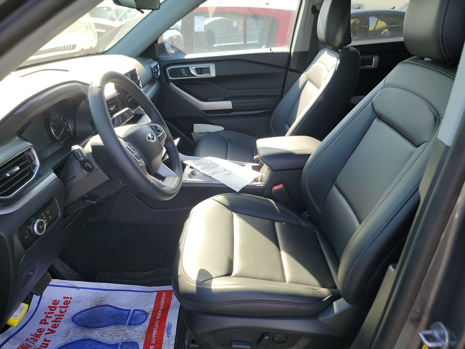 2024 Ford Explorer XLT RWD