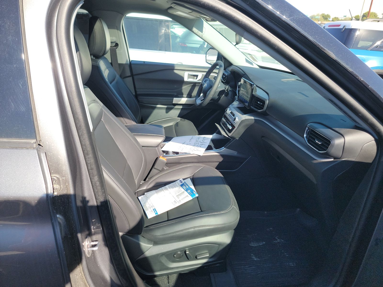 2024 Ford Explorer XLT RWD