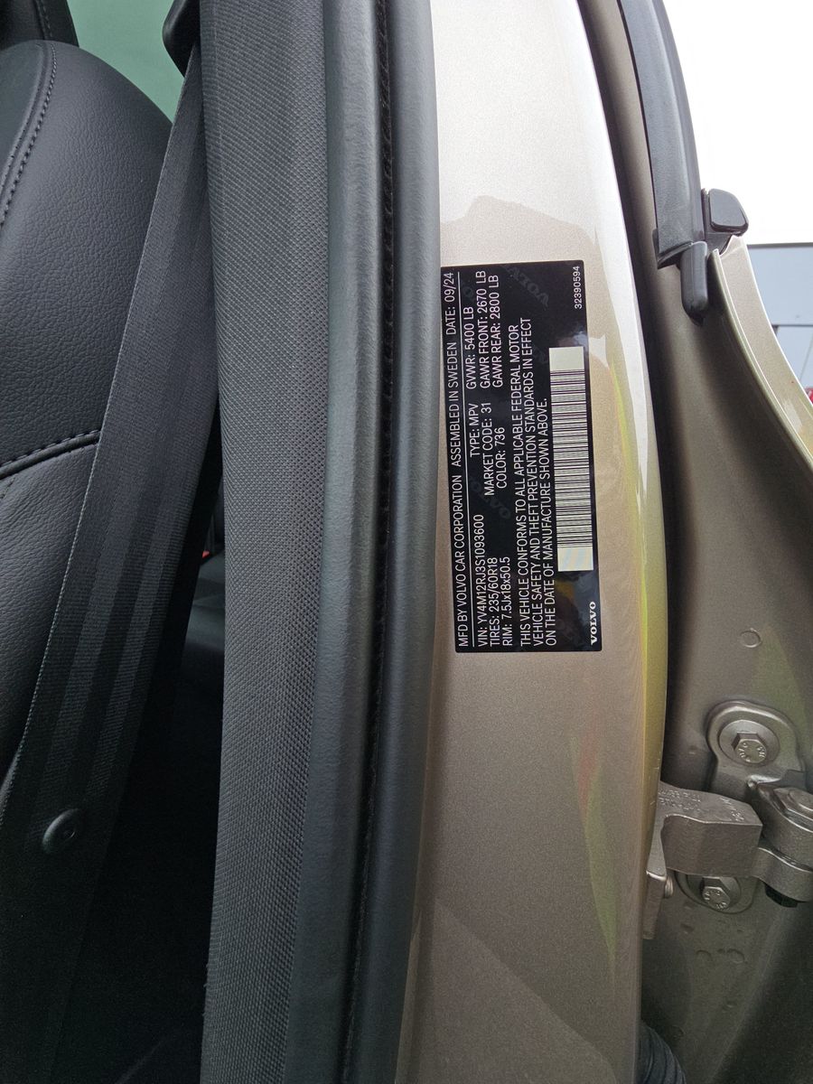 2025 Volvo XC60 B5 Core AWD