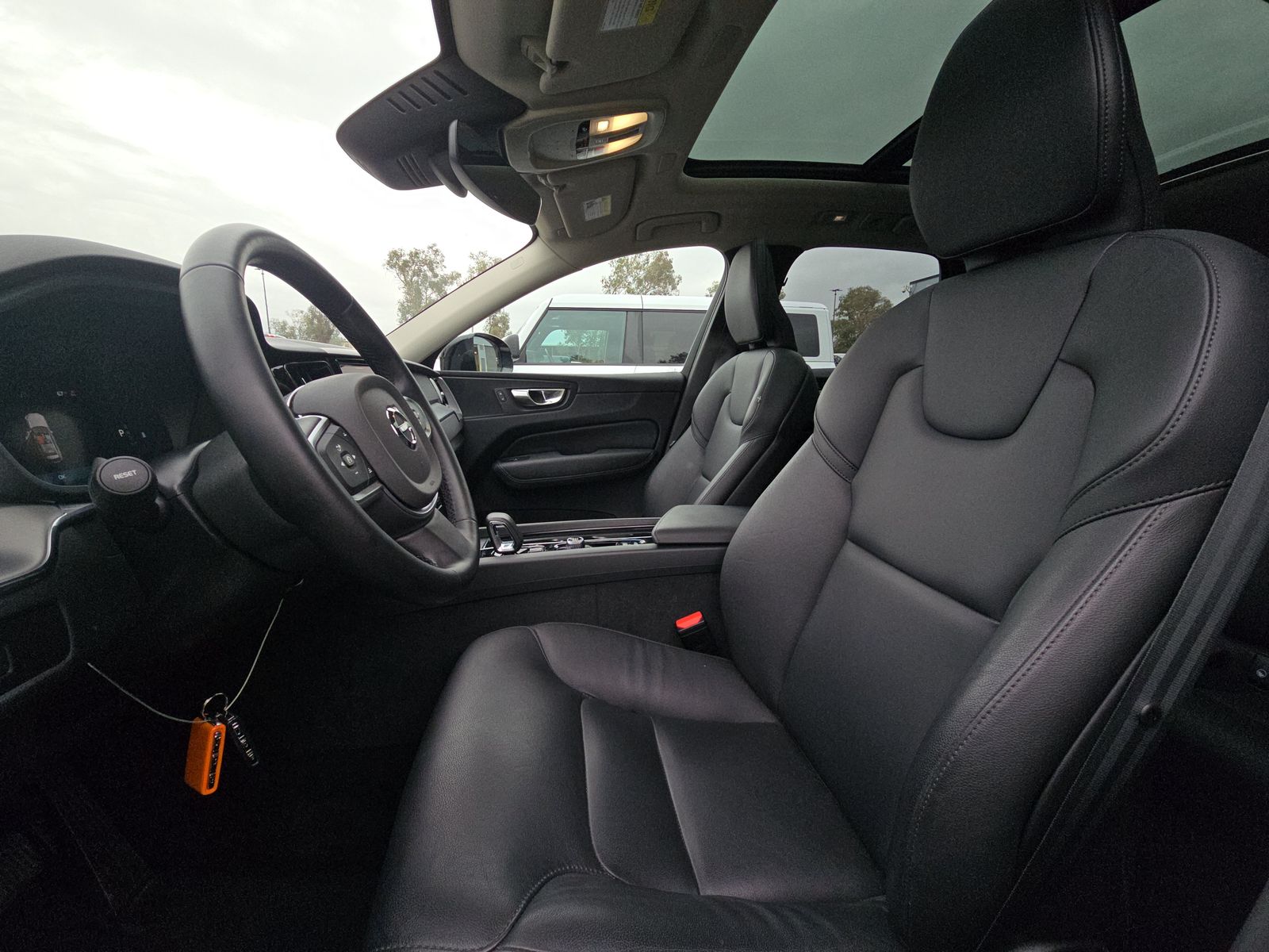 2025 Volvo XC60 B5 Core AWD