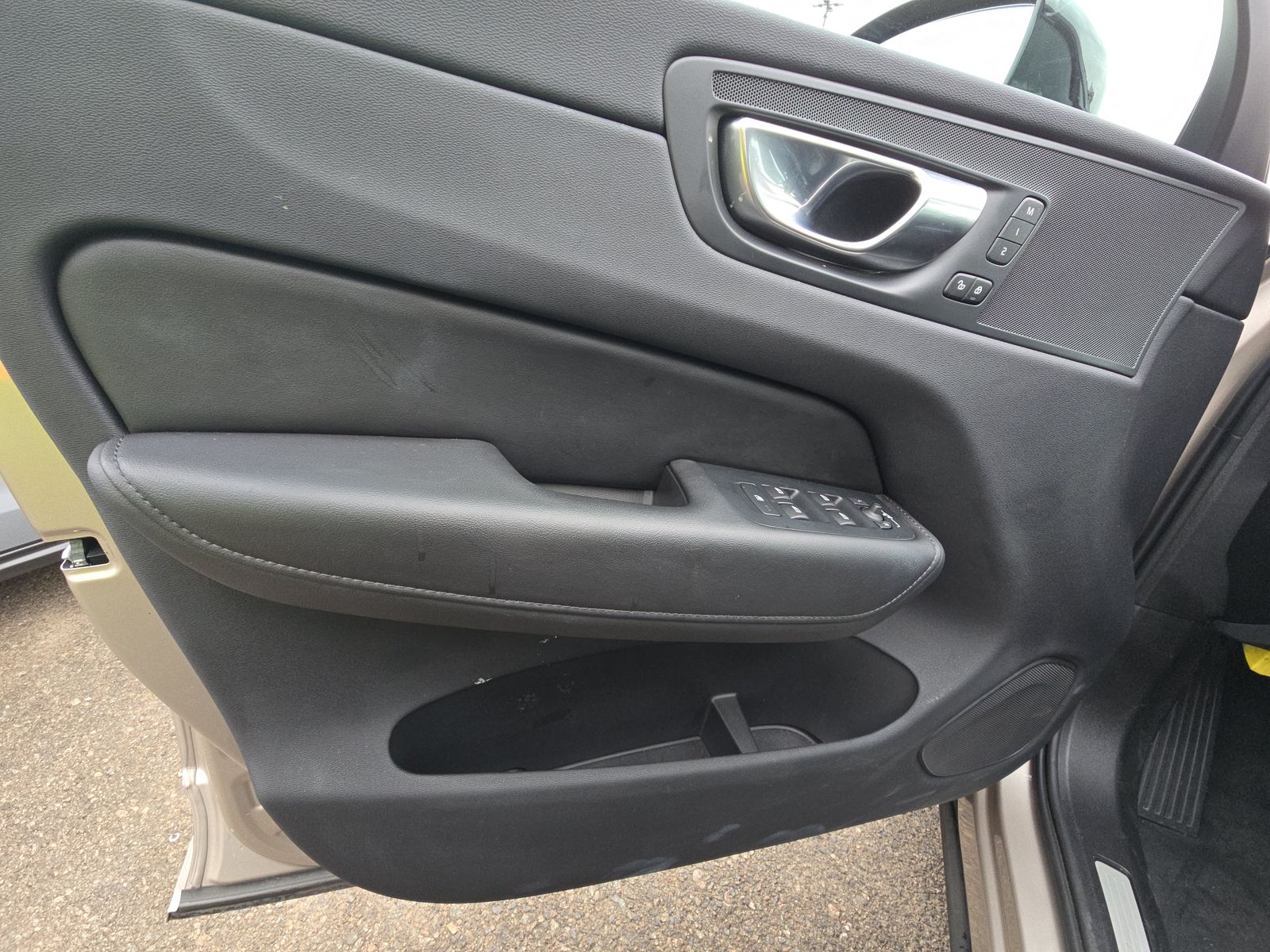 2025 Volvo XC60 B5 Core AWD