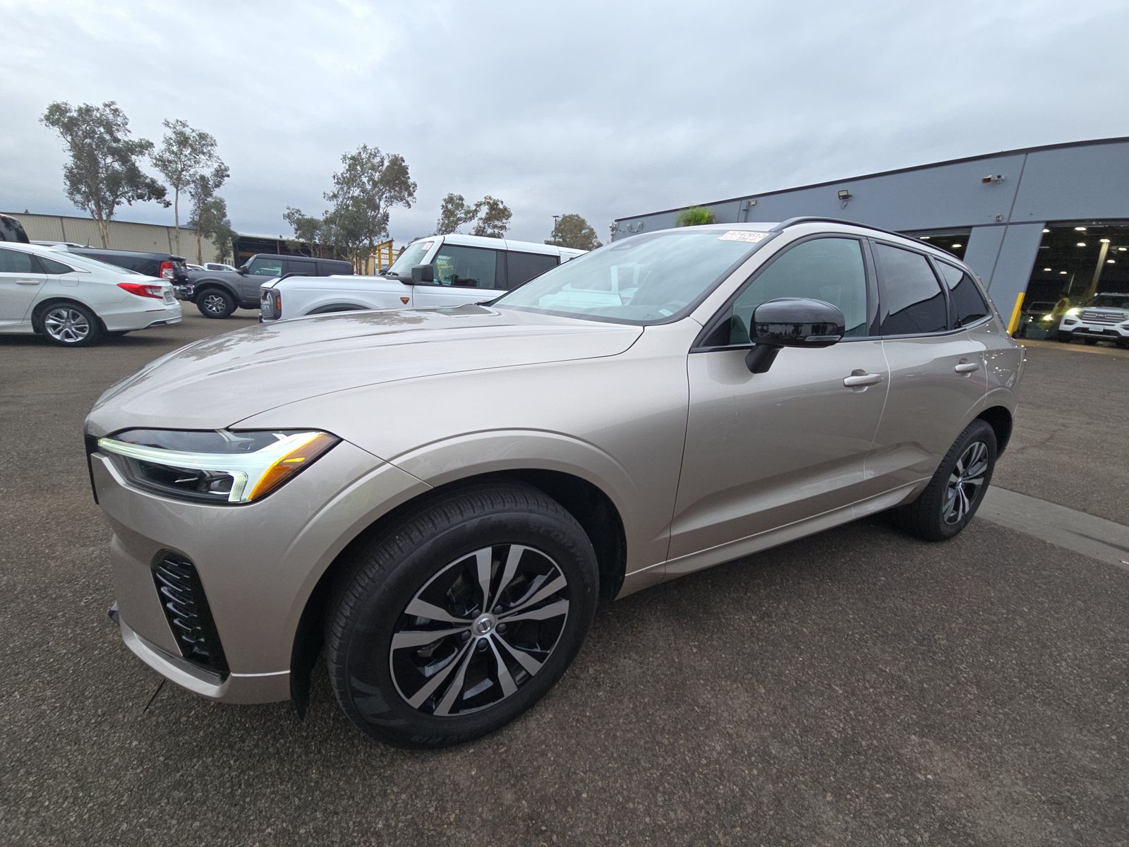 2025 Volvo XC60 B5 Core AWD