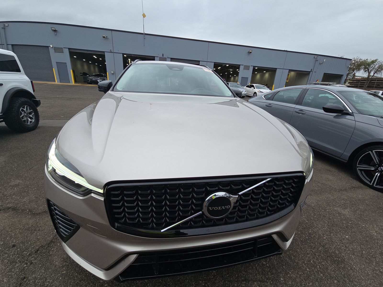 2025 Volvo XC60 B5 Core AWD