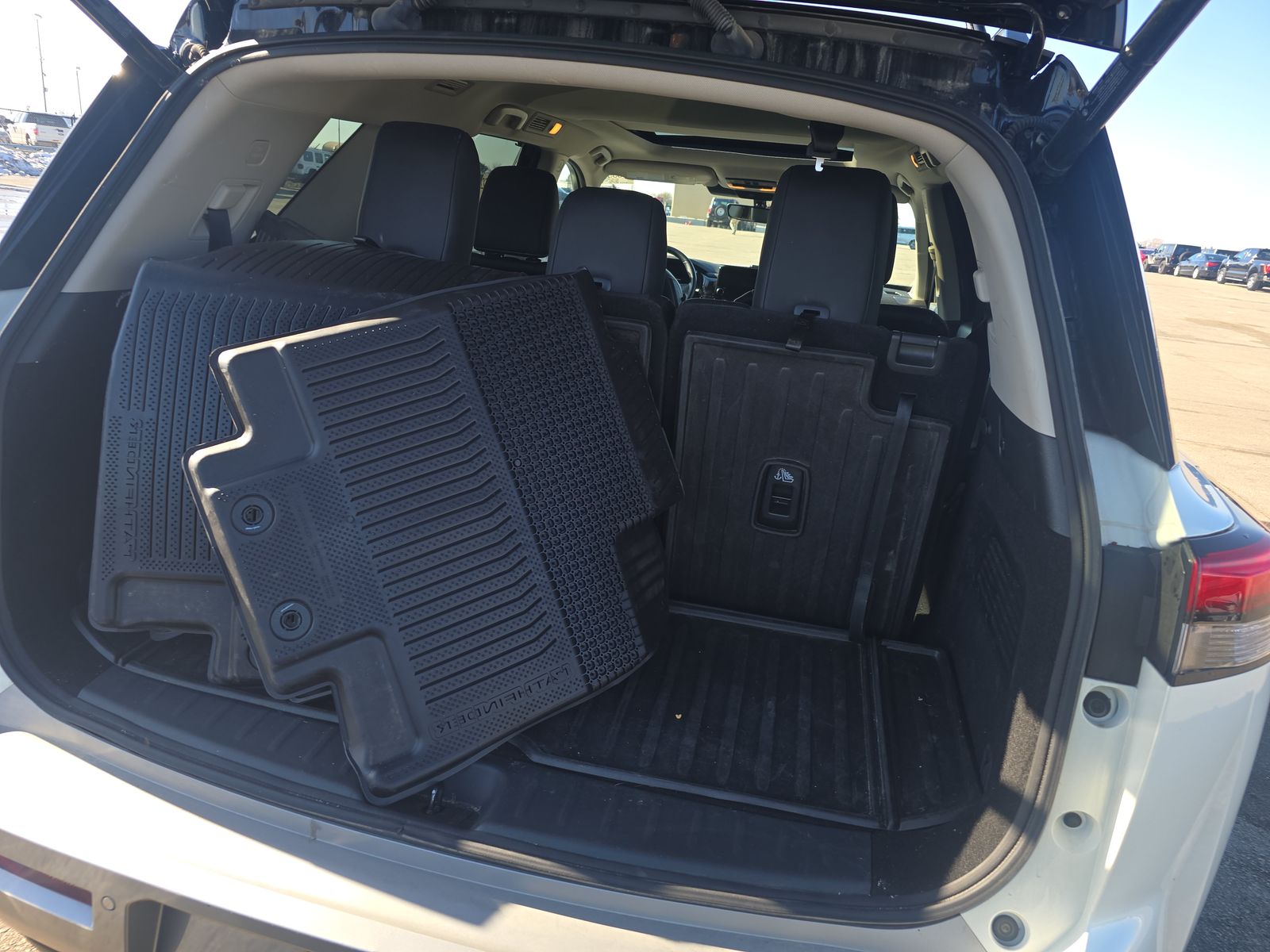 2023 Nissan Pathfinder Platinum AWD