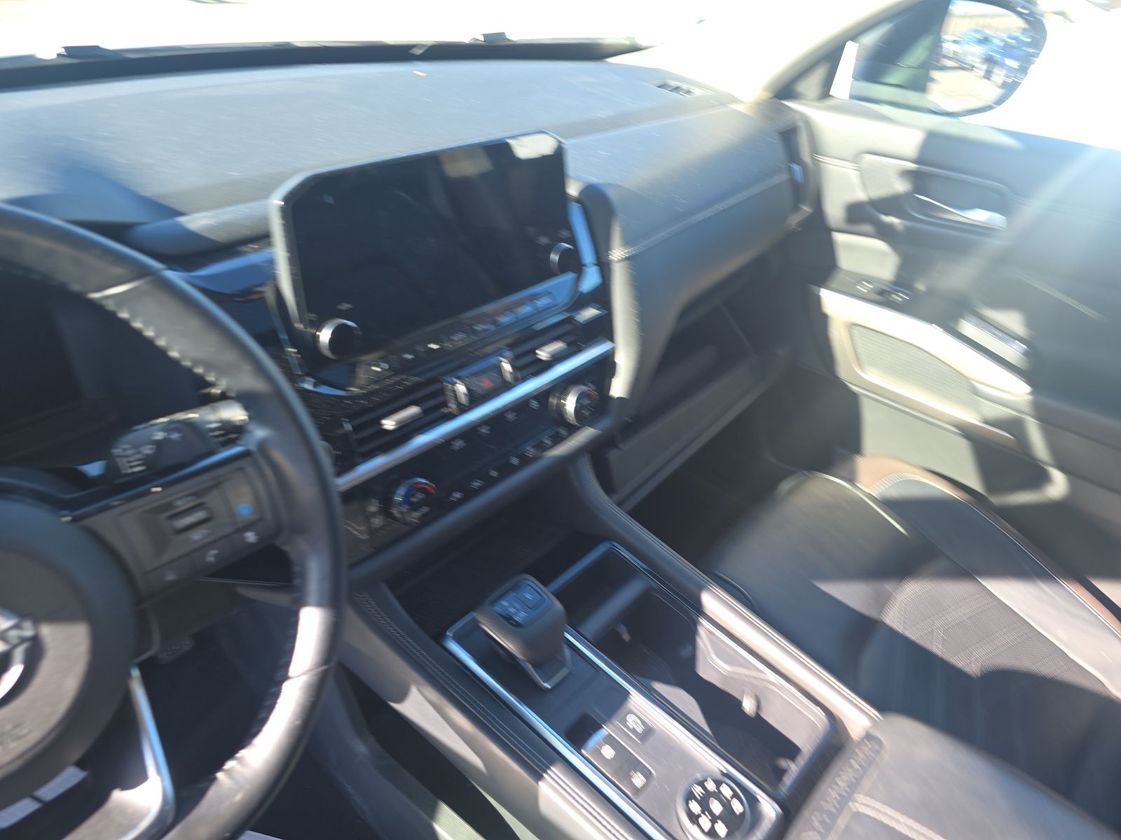 2023 Nissan Pathfinder Platinum AWD