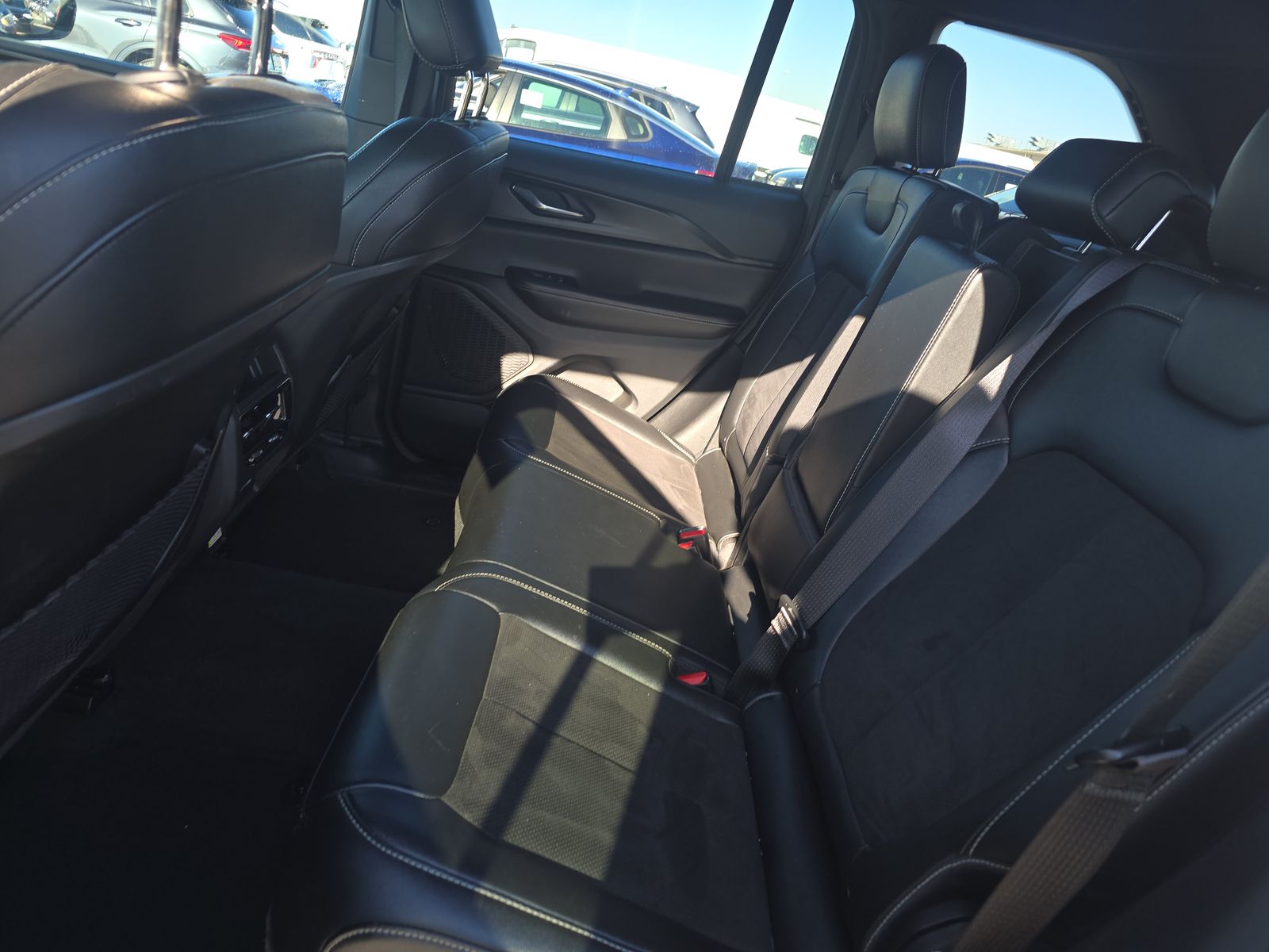 2024 Jeep Grand Cherokee Altitude AWD