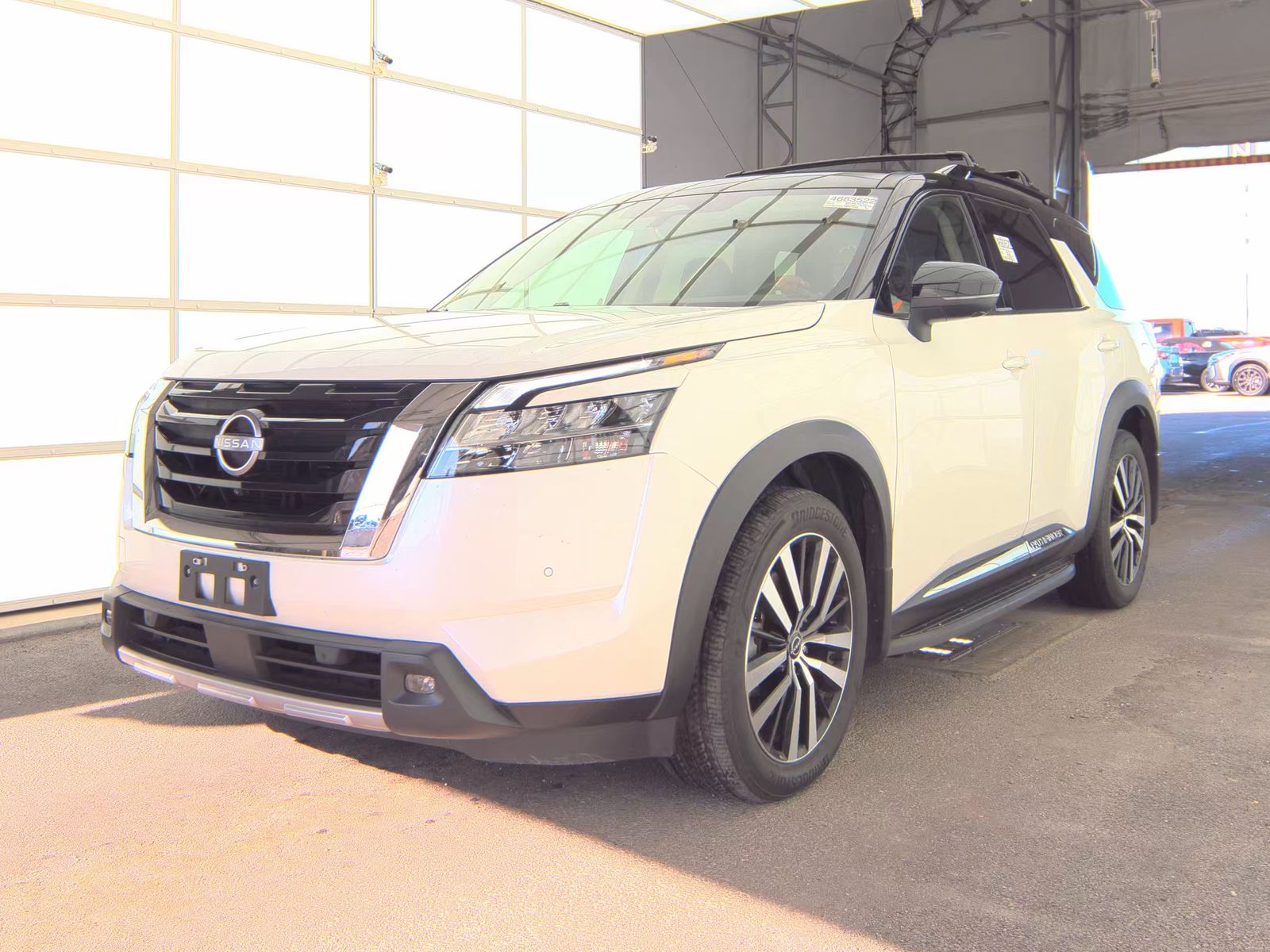 2023 Nissan Pathfinder Platinum AWD