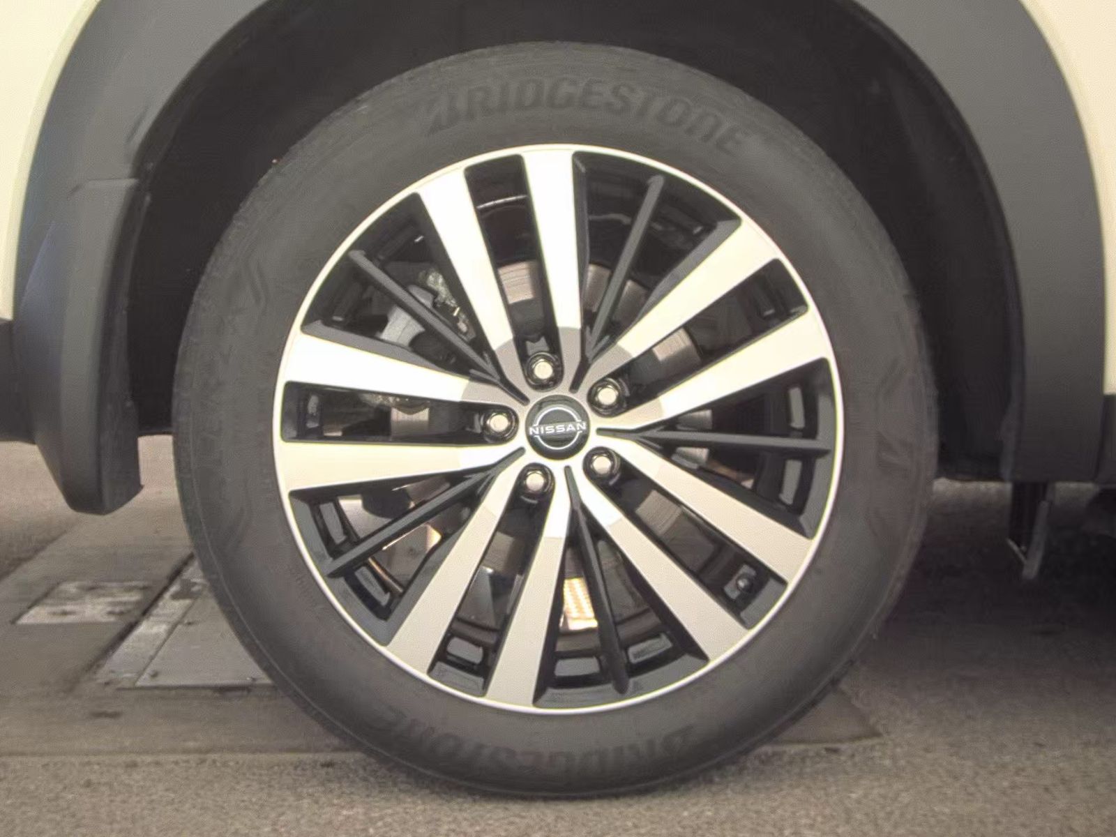 2023 Nissan Pathfinder Platinum AWD