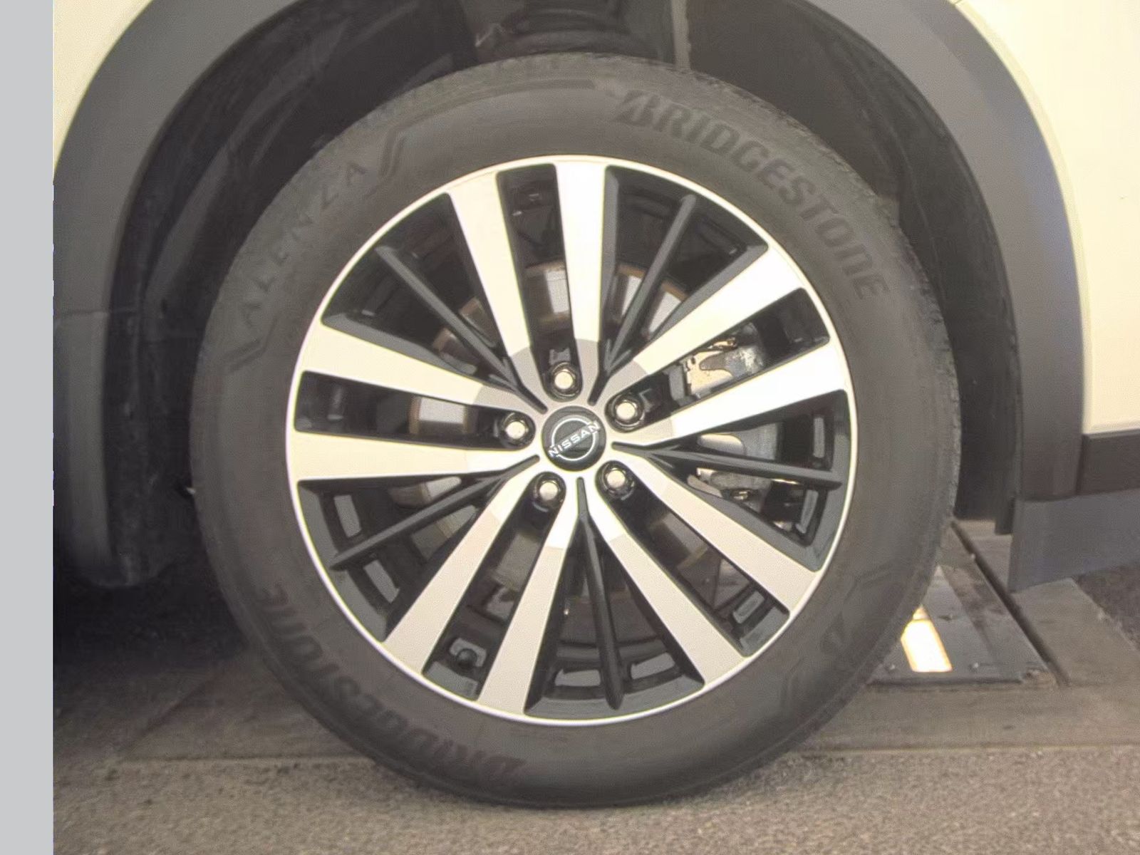 2023 Nissan Pathfinder Platinum AWD