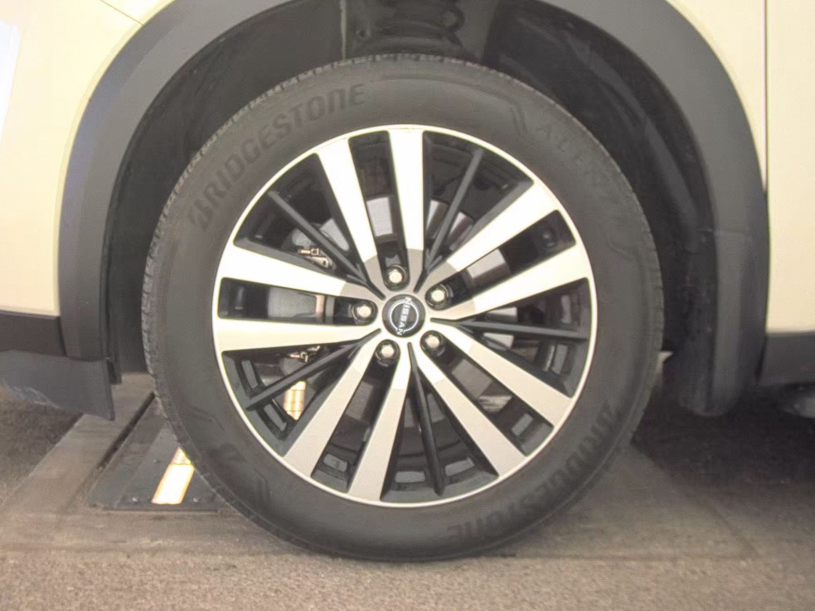 2023 Nissan Pathfinder Platinum AWD