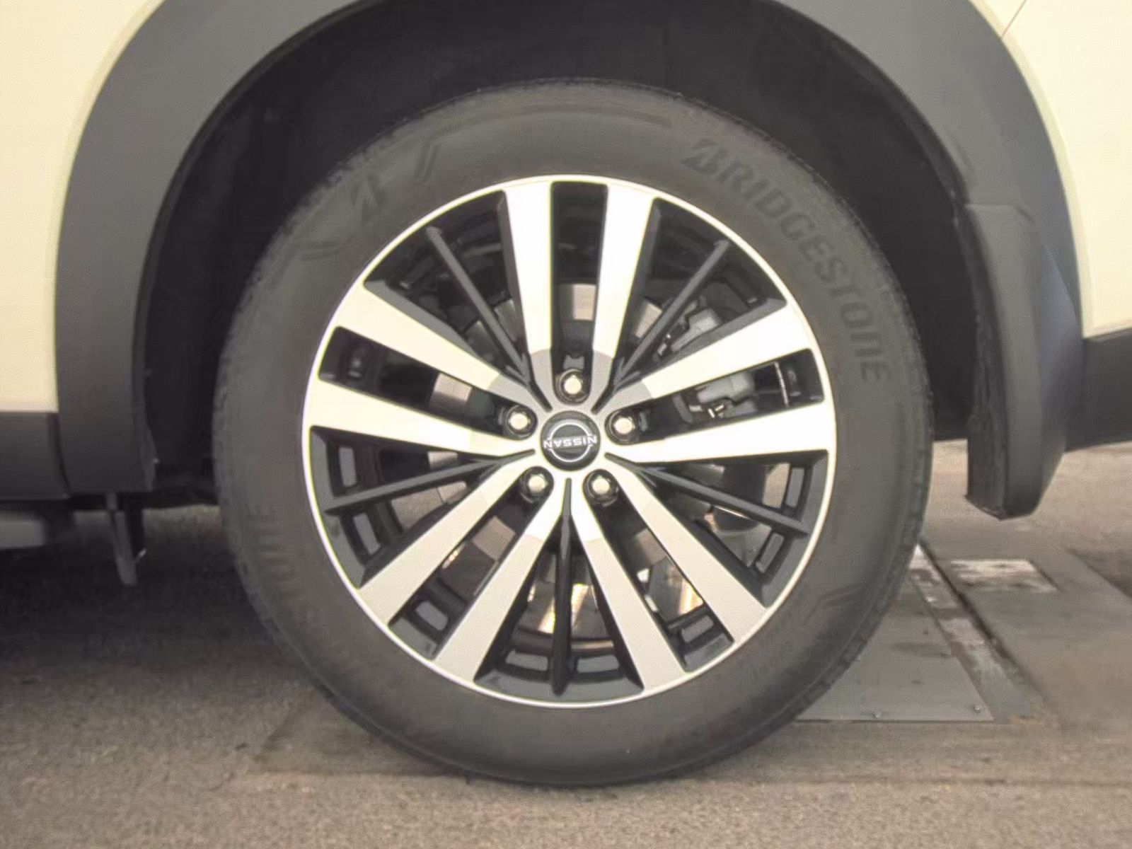 2023 Nissan Pathfinder Platinum AWD