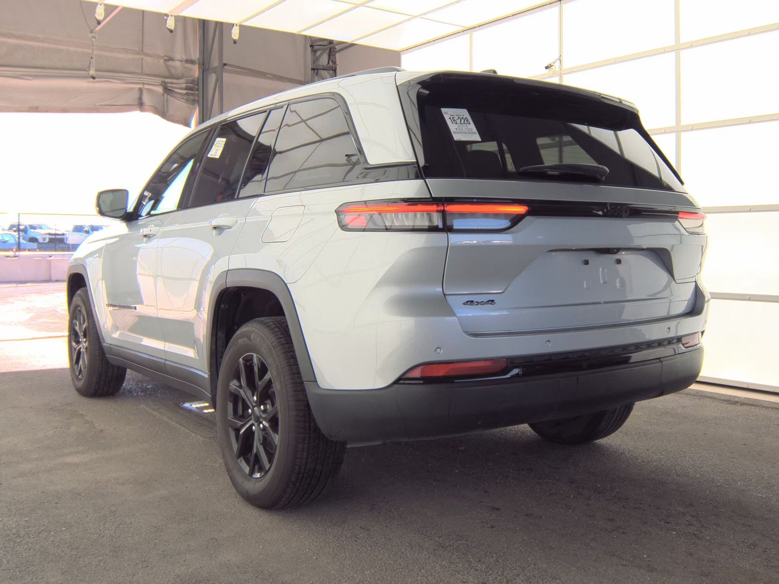 2024 Jeep Grand Cherokee Altitude AWD