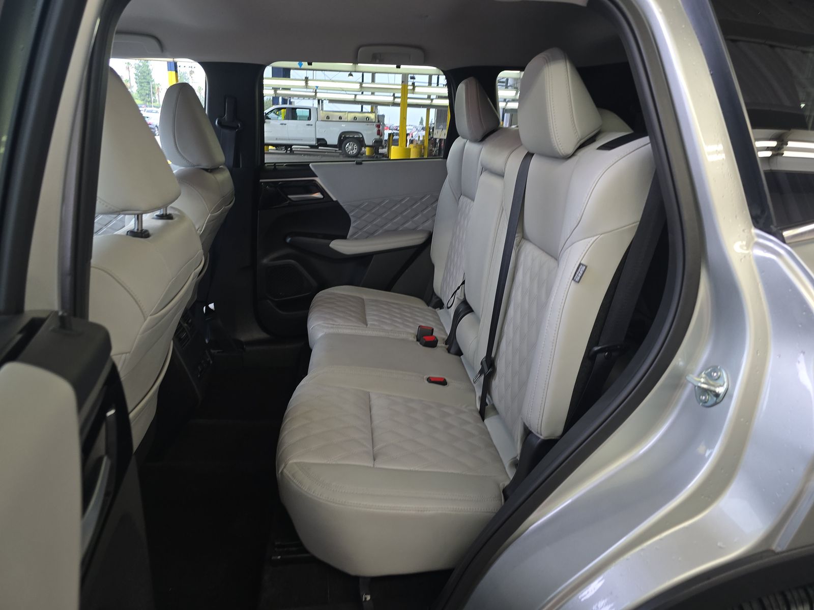 2024 Mitsubishi Outlander SEL FWD