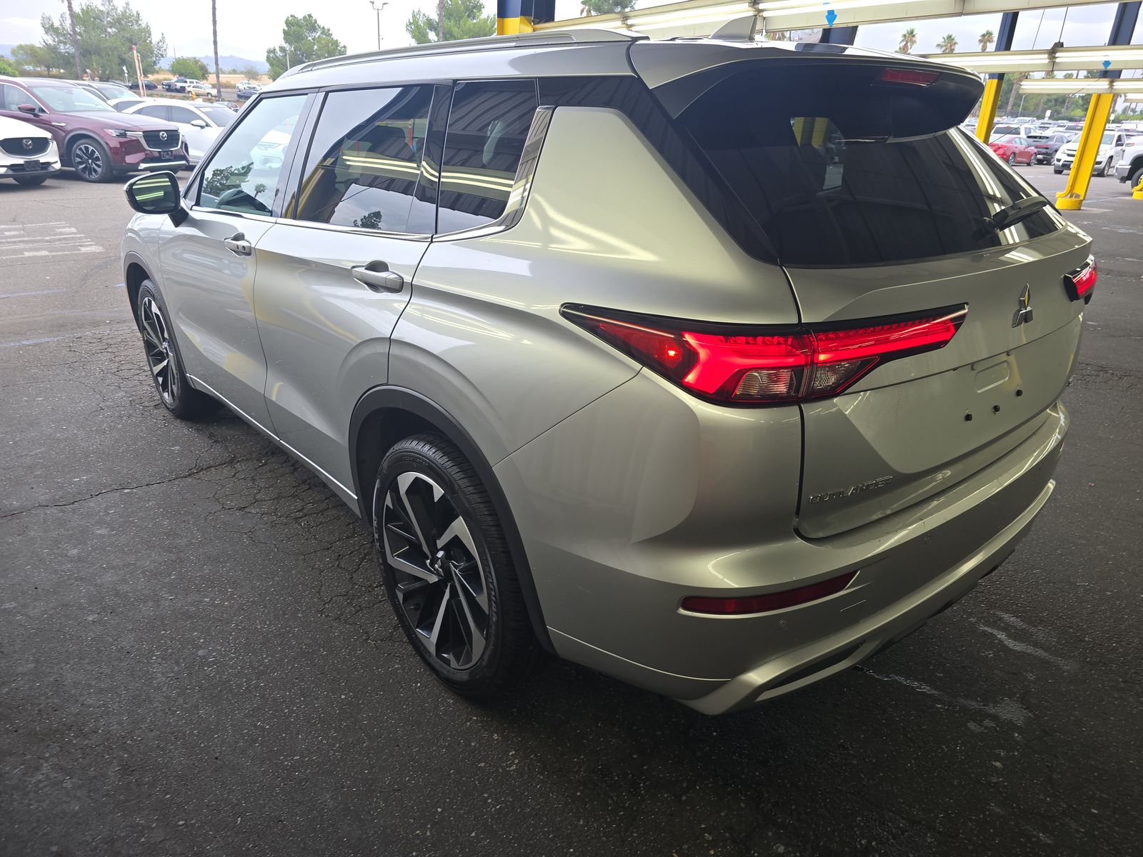 2024 Mitsubishi Outlander SEL FWD