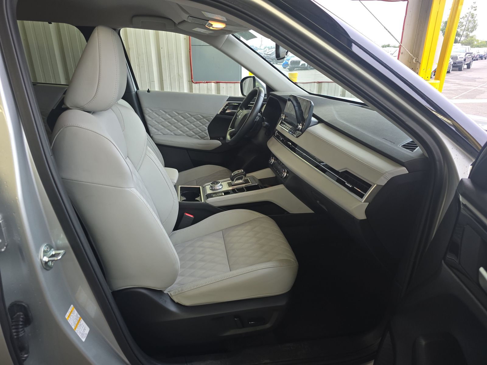 2024 Mitsubishi Outlander SEL FWD