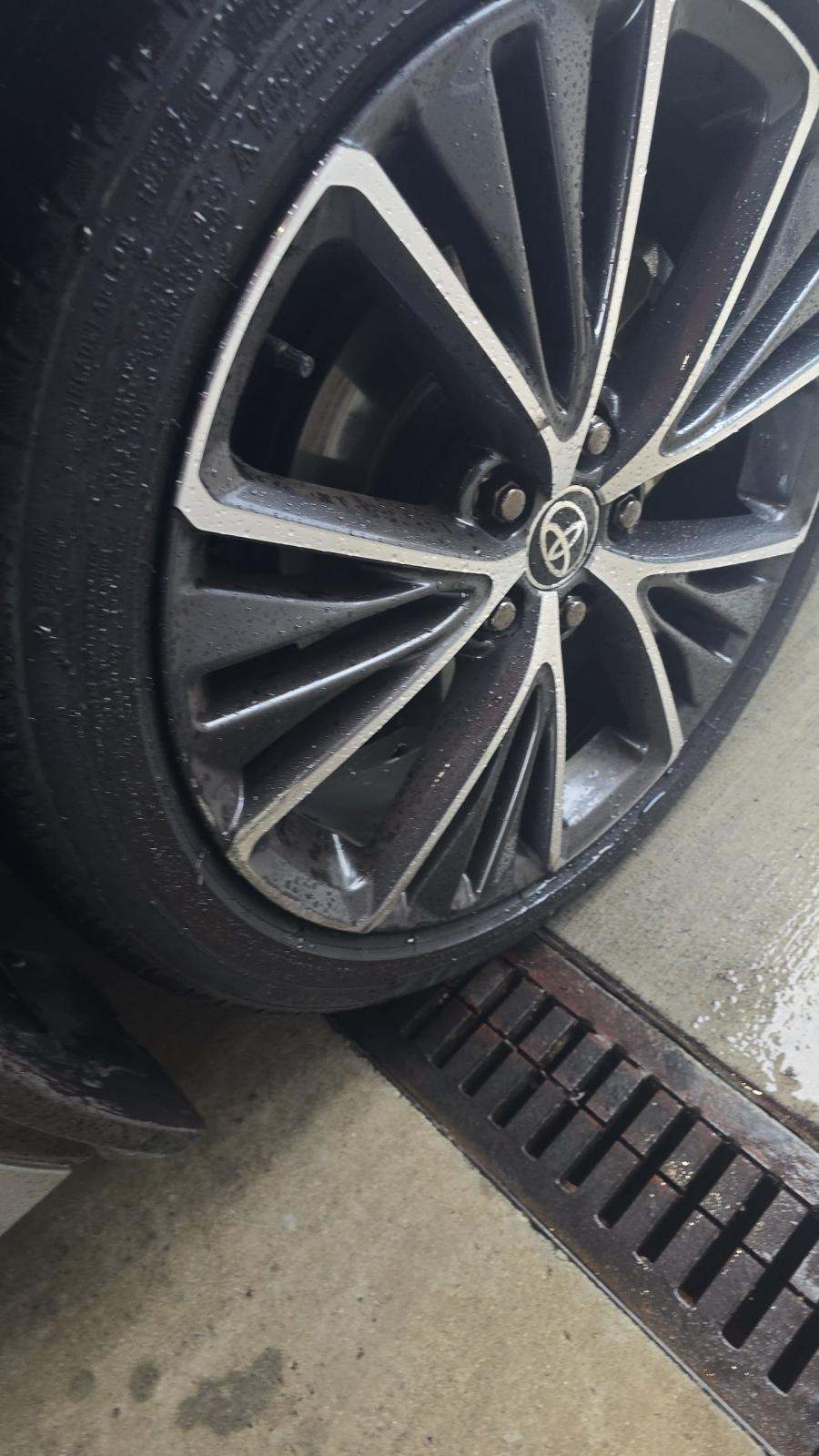 2023 Toyota Prius Limited AWD