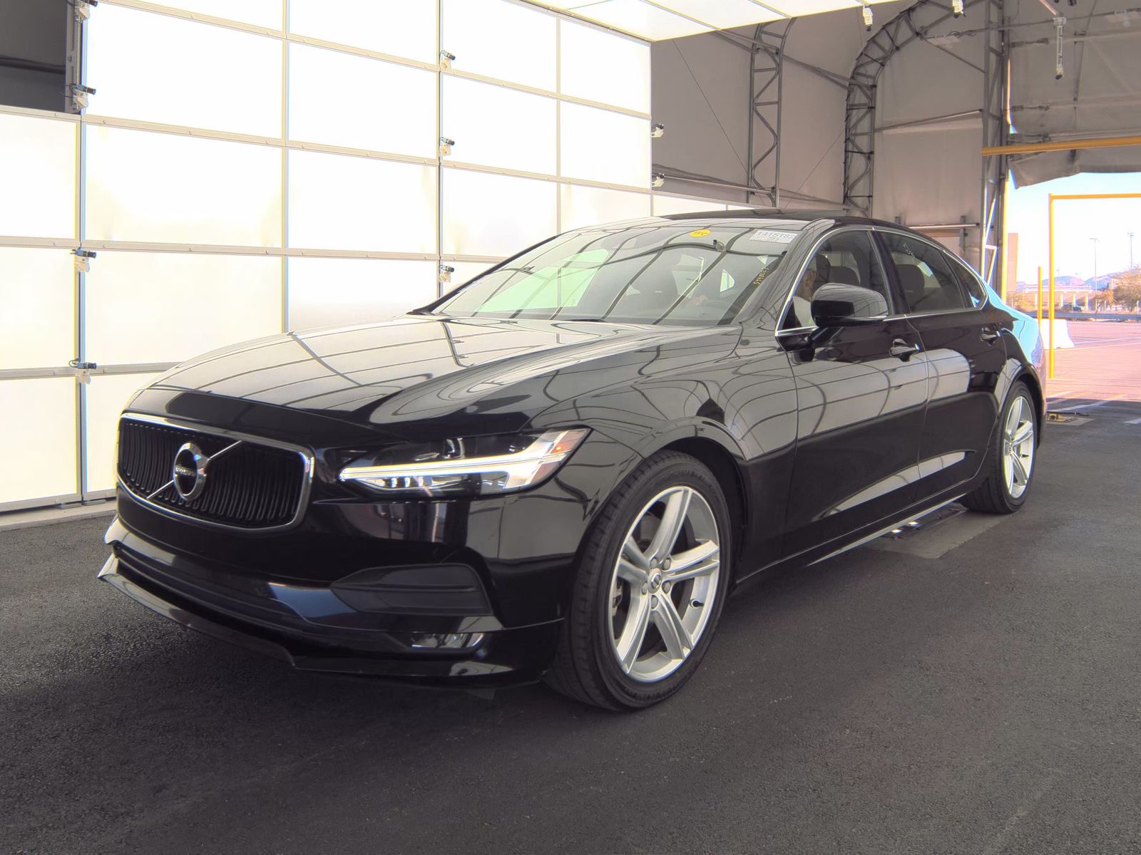 2019 Volvo S90 T5 Momentum AWD