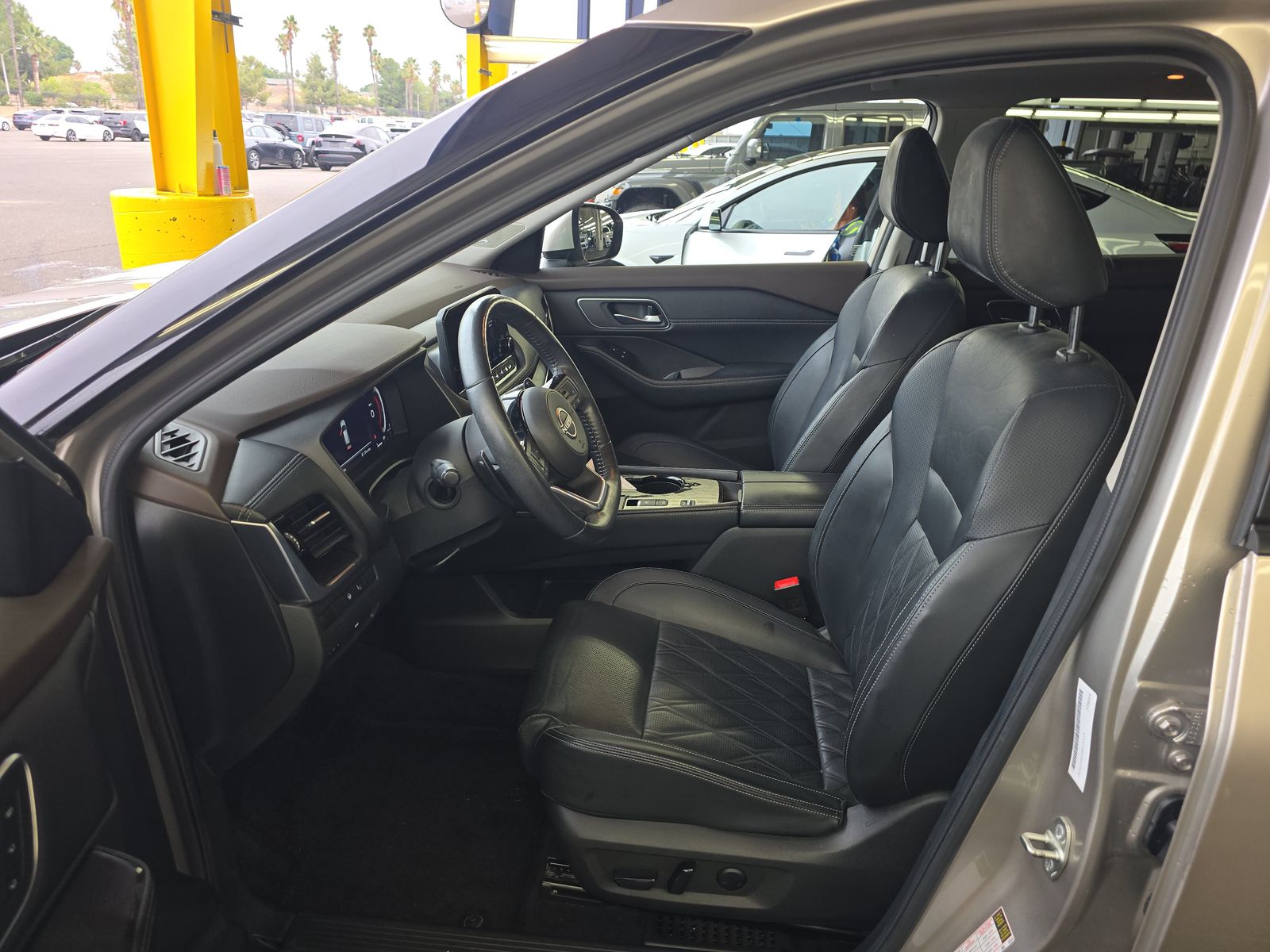 2023 Nissan Rogue Platinum FWD