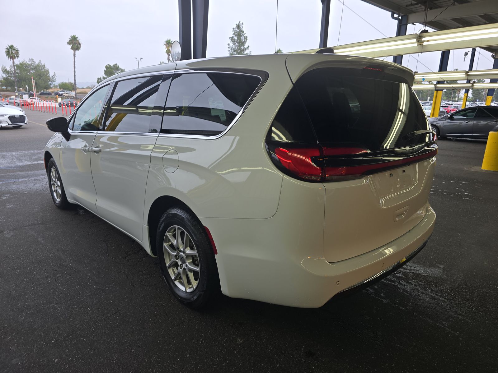 2024 Chrysler Pacifica Touring L FWD