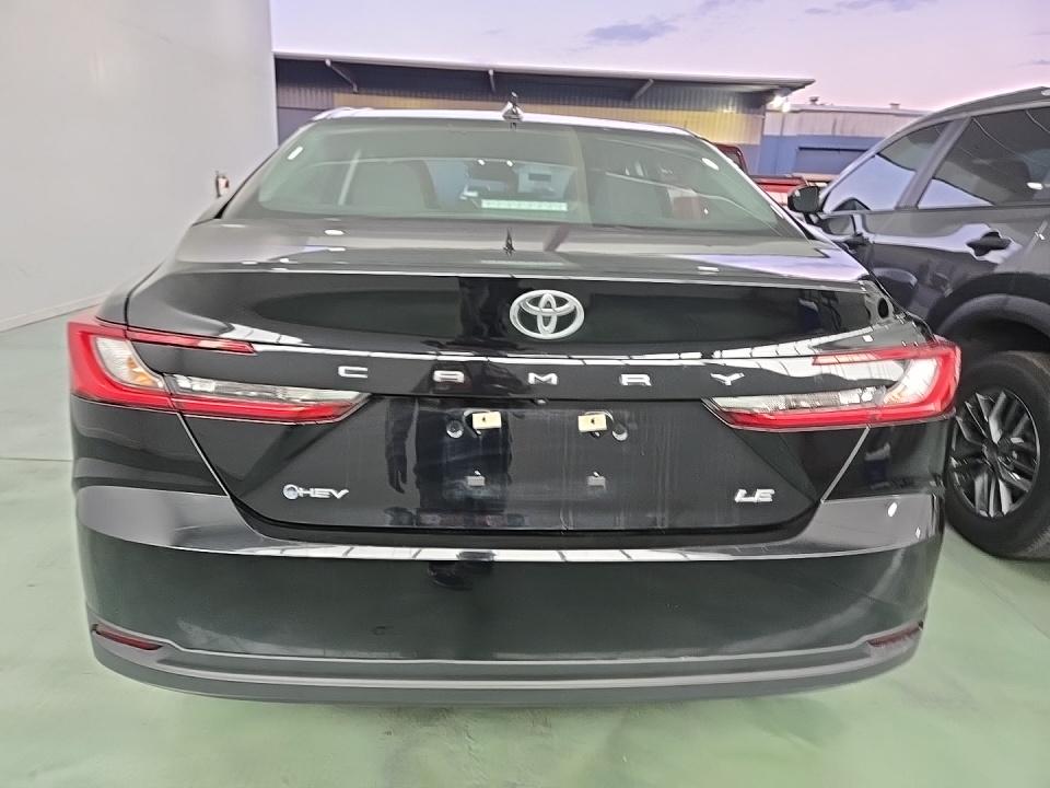 2025 Toyota Camry LE FWD