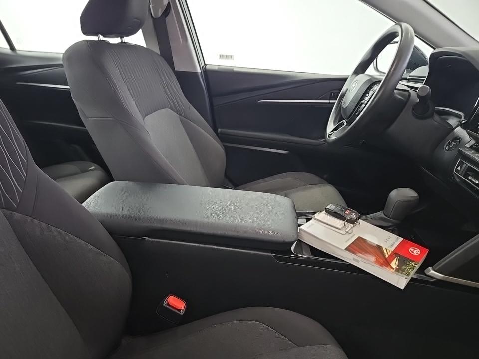 2025 Toyota Camry LE FWD