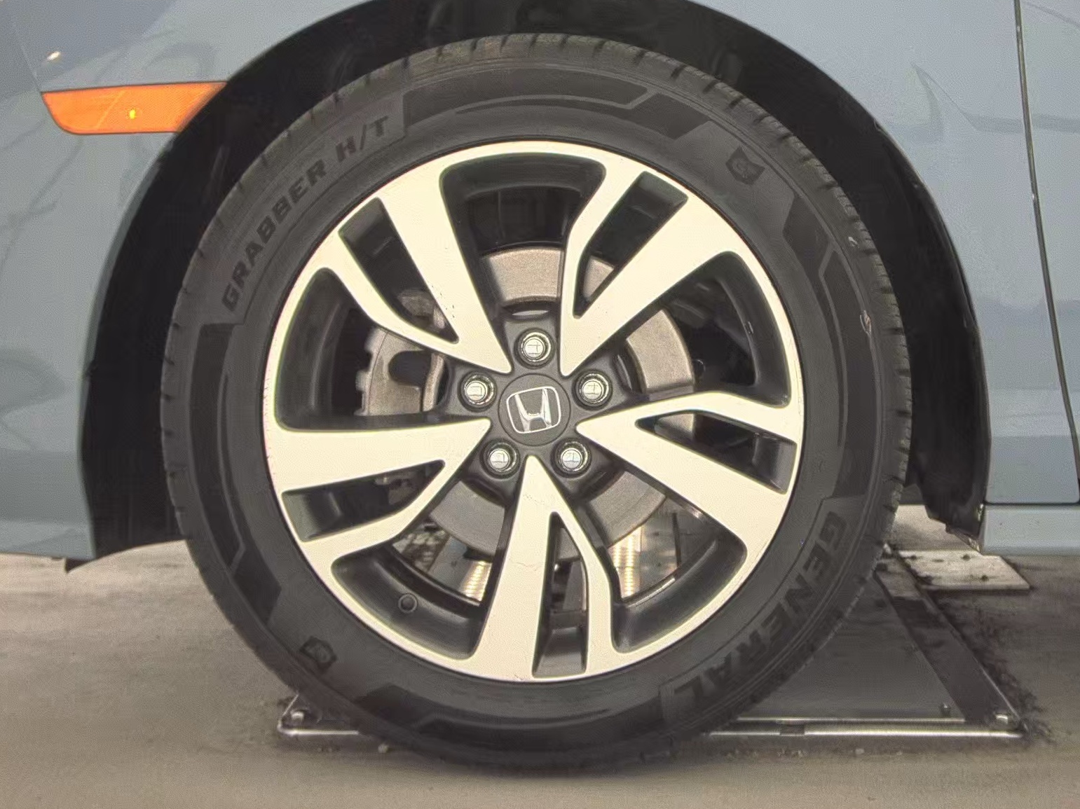 2023 Honda Odyssey Touring FWD