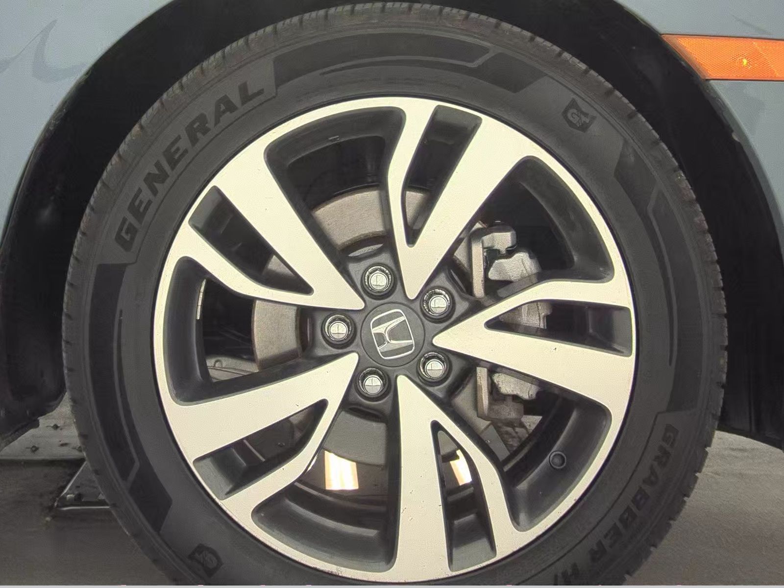 2023 Honda Odyssey Touring FWD