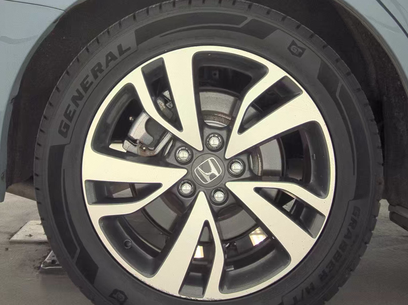 2023 Honda Odyssey Touring FWD